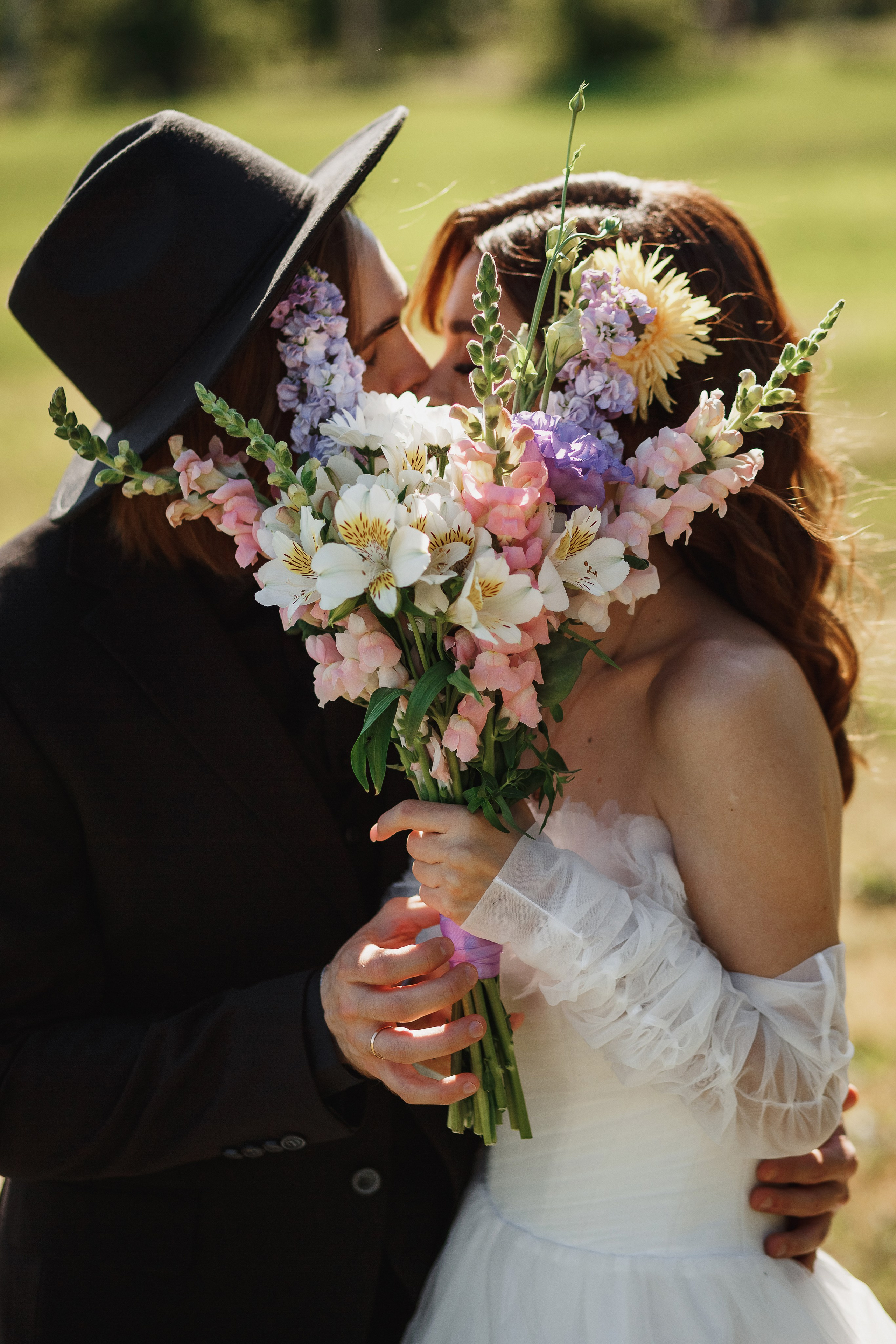 Свадебная фотосессия Михаила и Валерии на Чеховской набережной. Свадебный и семейный фотограф в Таганроге Бакарюк Антон
