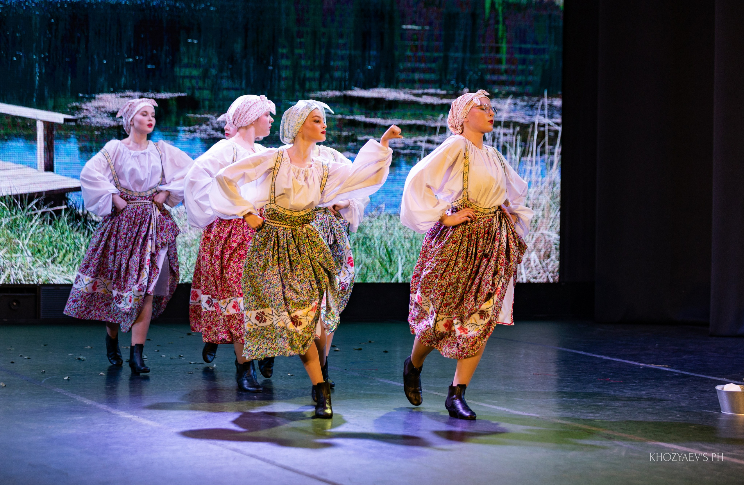 Отчетный концерт Ансамбля танца «Вольный Ветер». Фотограф в Нижнем Новгороде, Дзержинске Олеся Хозяева