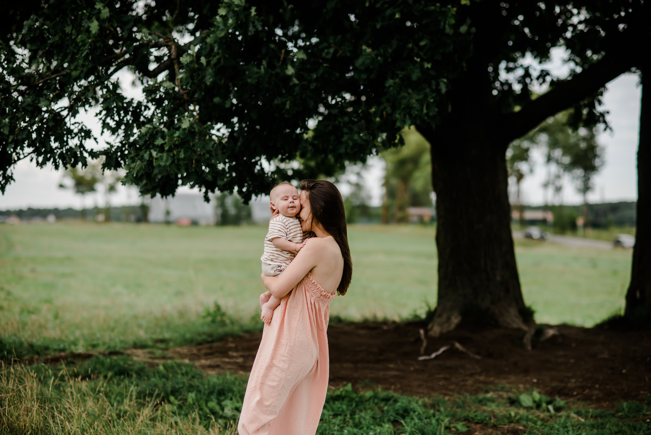 Анна и ее семья, фотосессия в поле. Свадебный и семейный фотограф Евгения Кононова