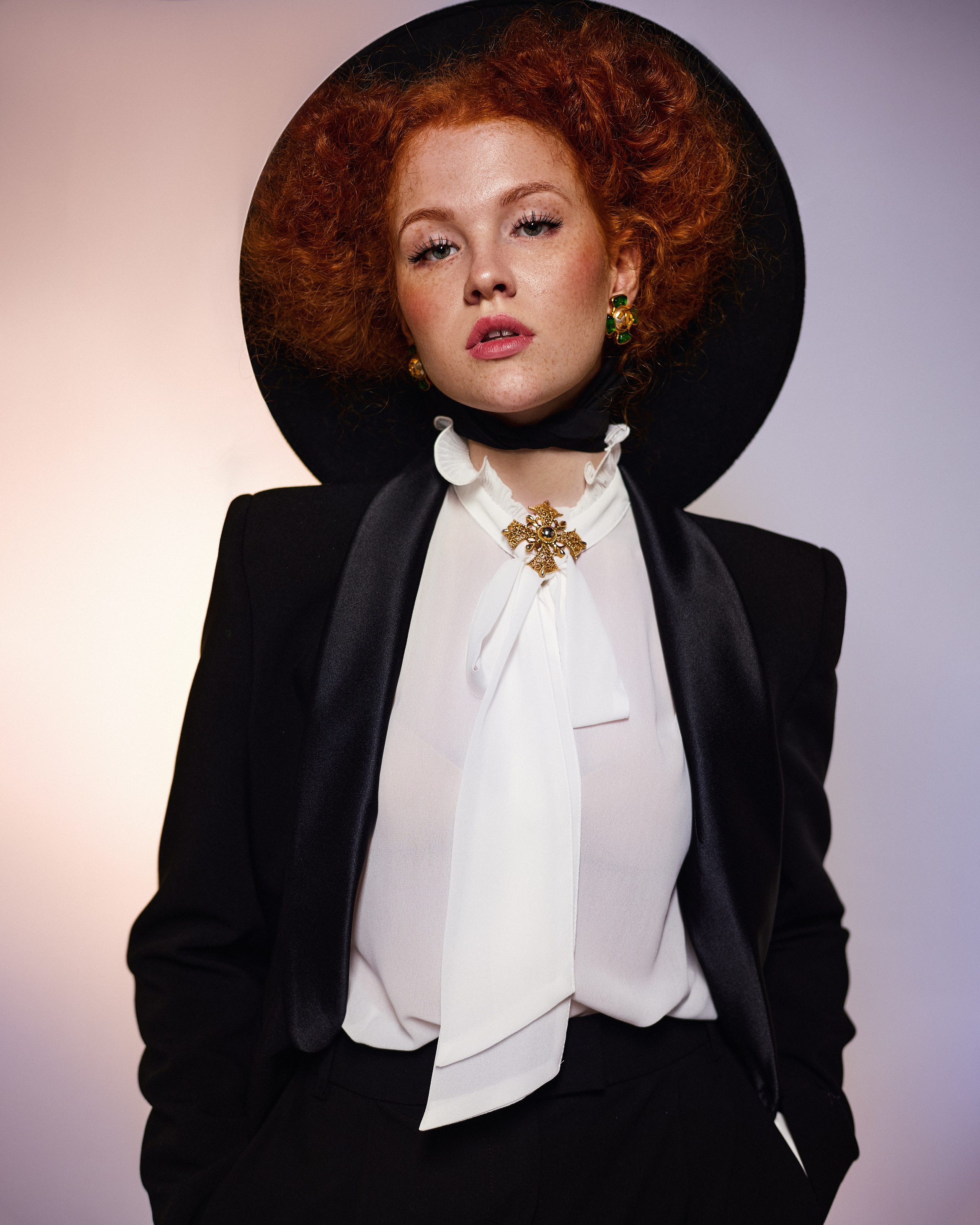 Студийные съёмки на цветных фонах. Женский и мужской портретный фотограф в Москве Светлана Бабурина