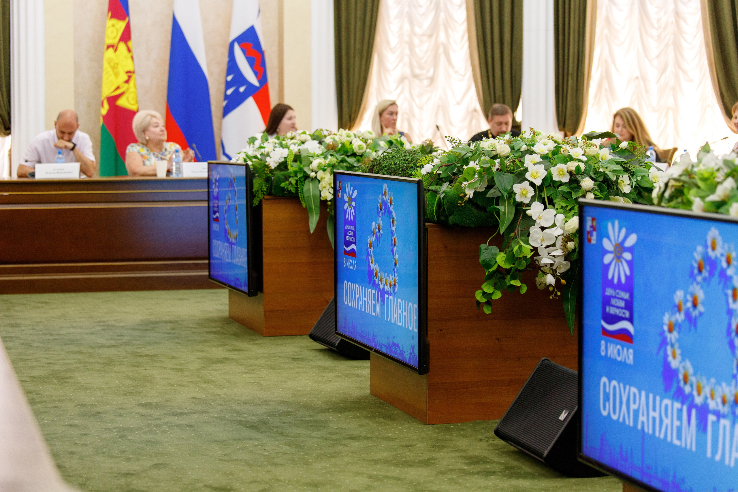 Пленарное заседание Союза Женщин России 7 июля 2025. Интерьерный и фуд фотограф в Иркутске Дмитрий Арно