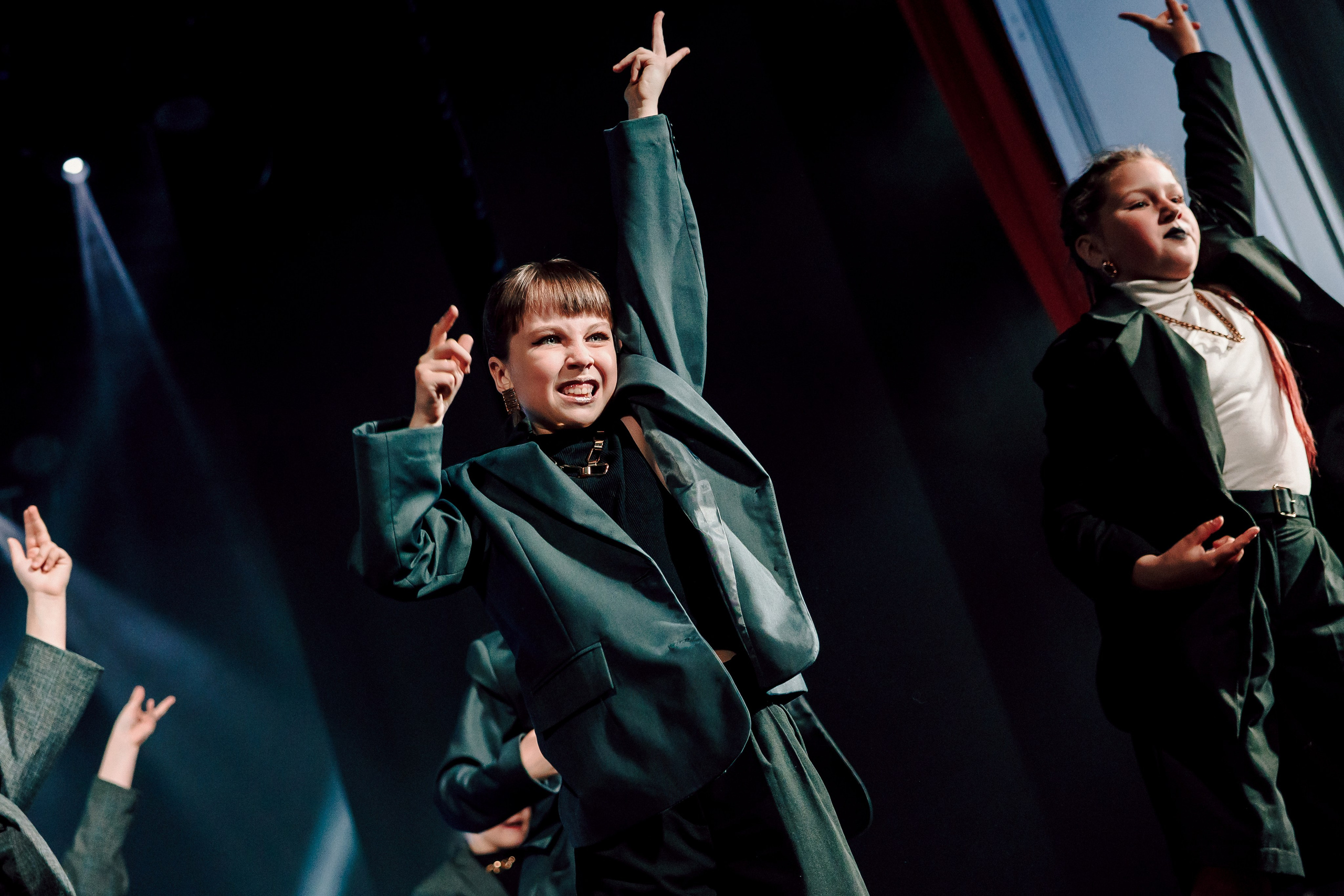 Отчётный концерт танцевальной школы «Red Rabbits» 2025. Лёшка Варзегов — фотограф