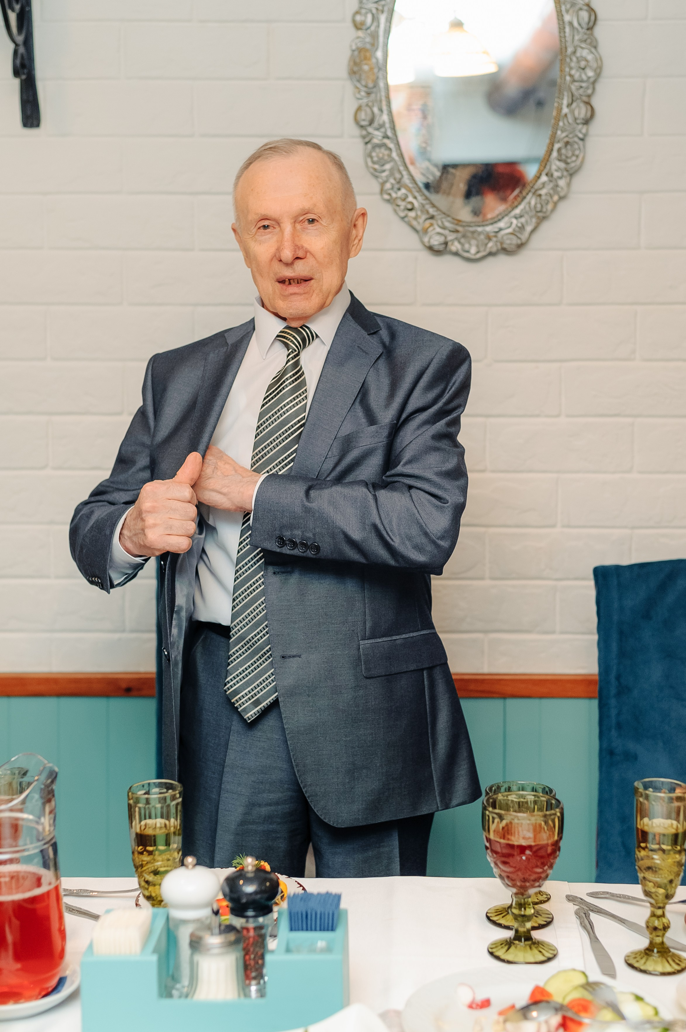 Тихий семейный праздник в ресторане Подкова. Свадебный фотограф в Екатеринбурге Артём Зайнетдинов