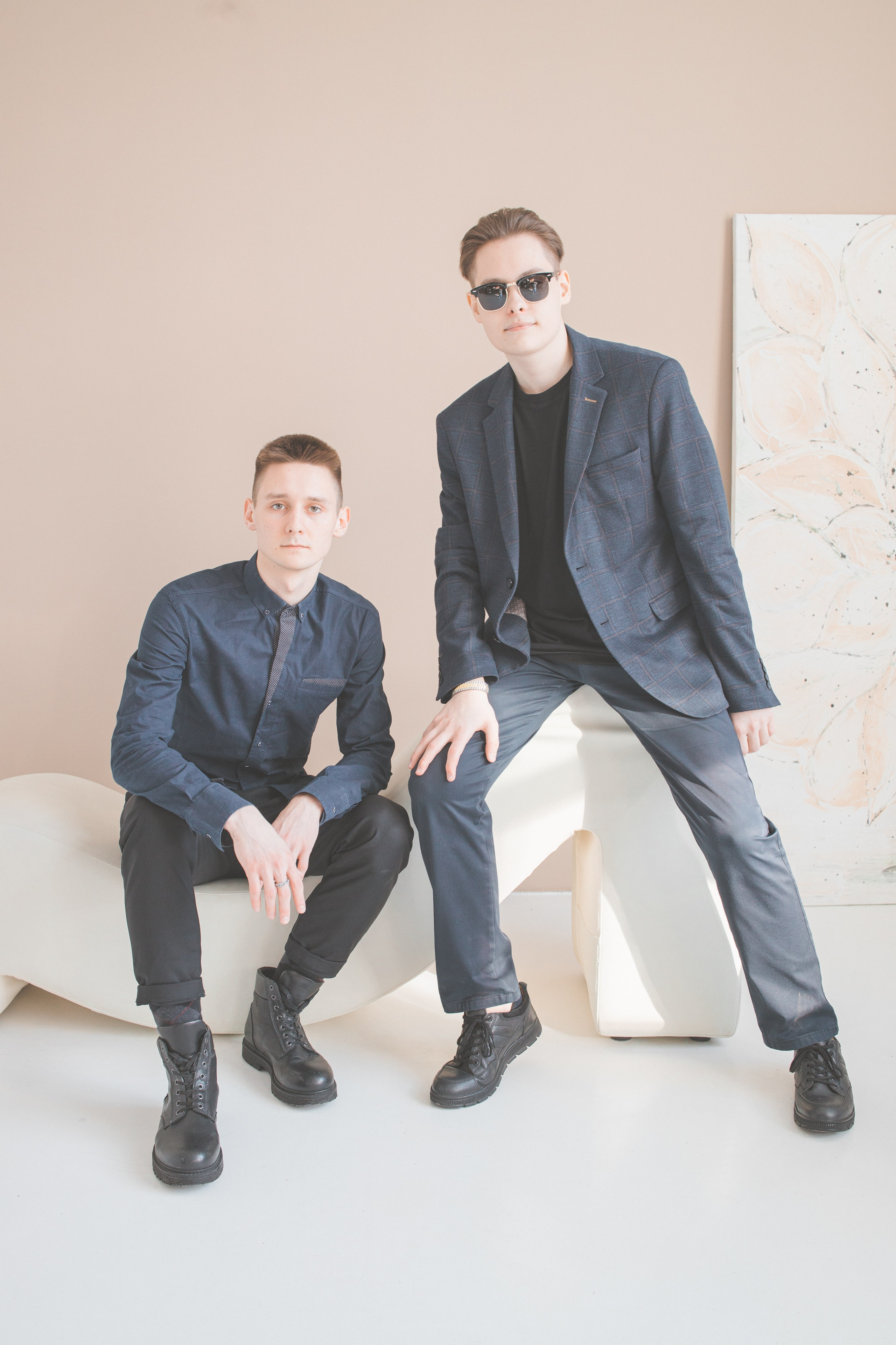 Тематическая фотосъемка 11 класса в гламурном стиле. Выпускные альбомы в Серпухове