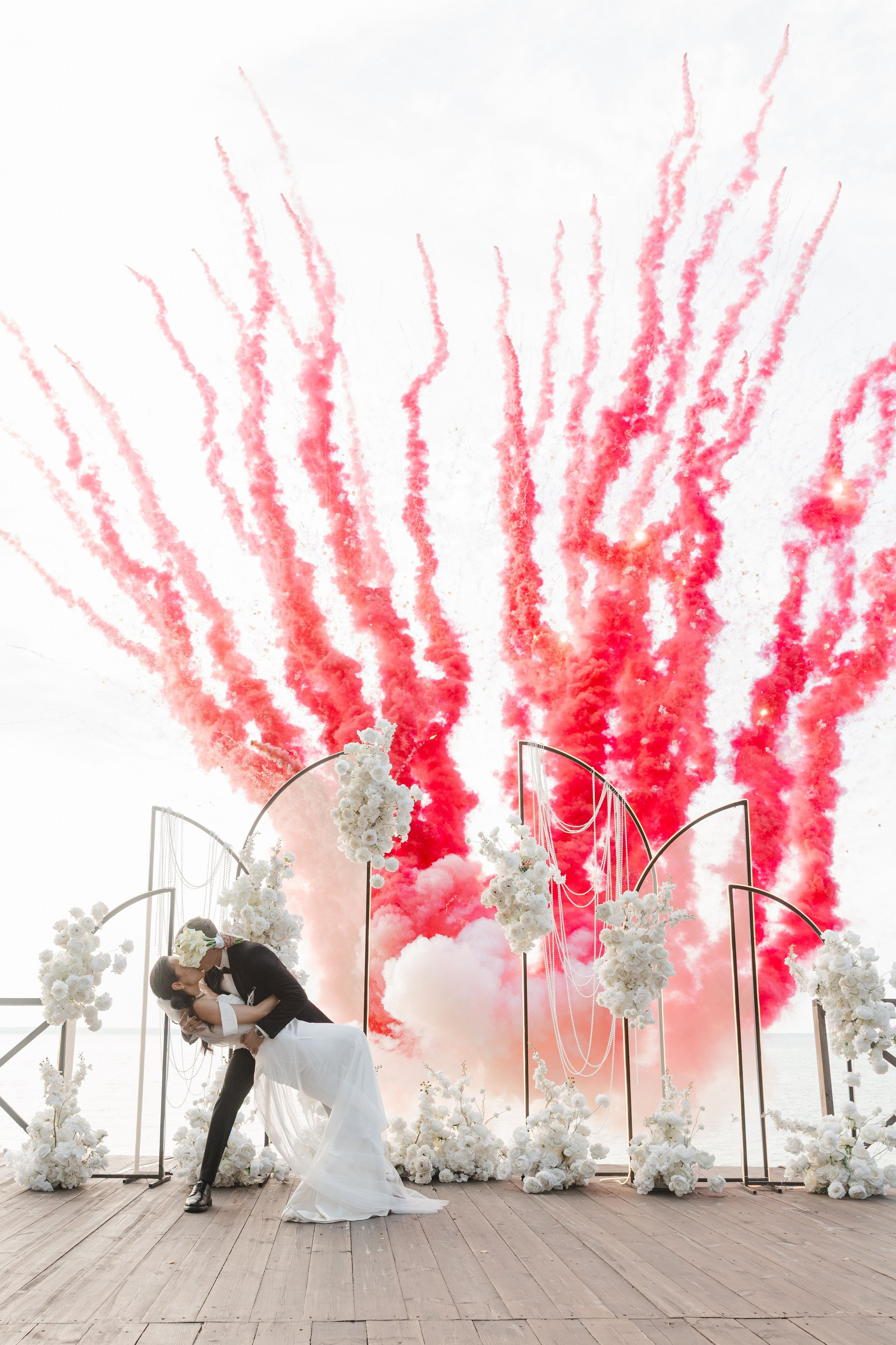 Свадебная фотосессия на берегу реки для Ивана и Влады в Н.Новгороде