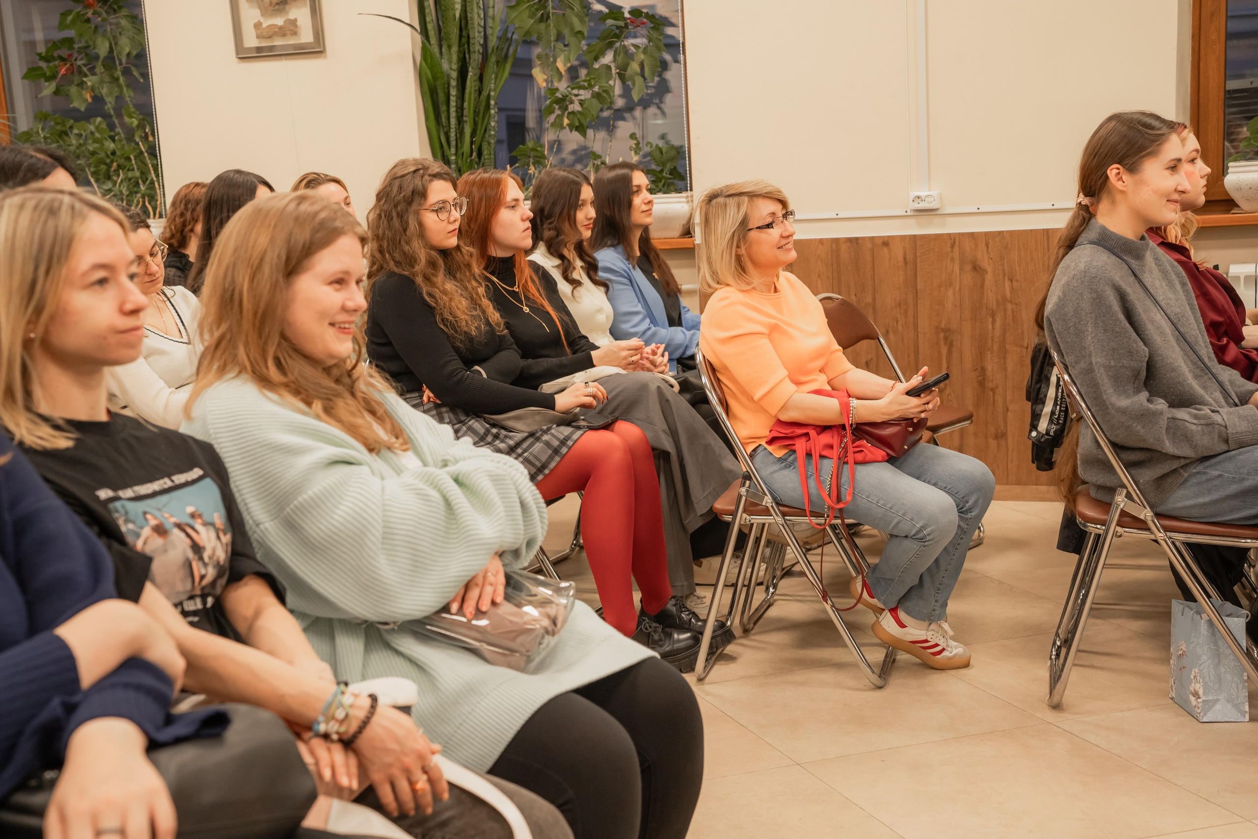 Презентация книги «Человек за бортом», автор София Цой. Репортажный фотограф Анастасия Рубцова