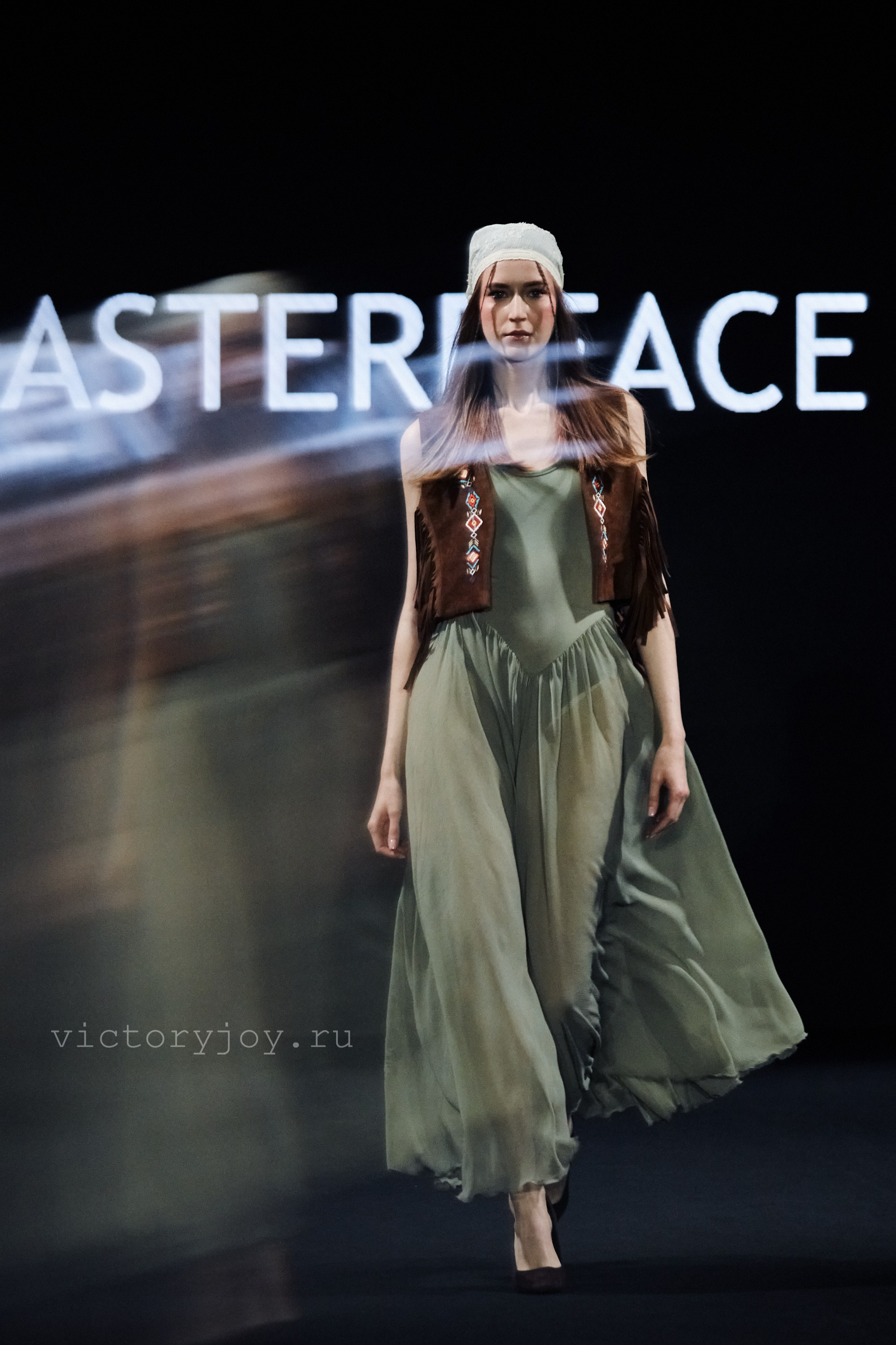 Sochi Fashion Week май 2026. Профессиональный фотограф в Сочи Виктория Джой. Обучение