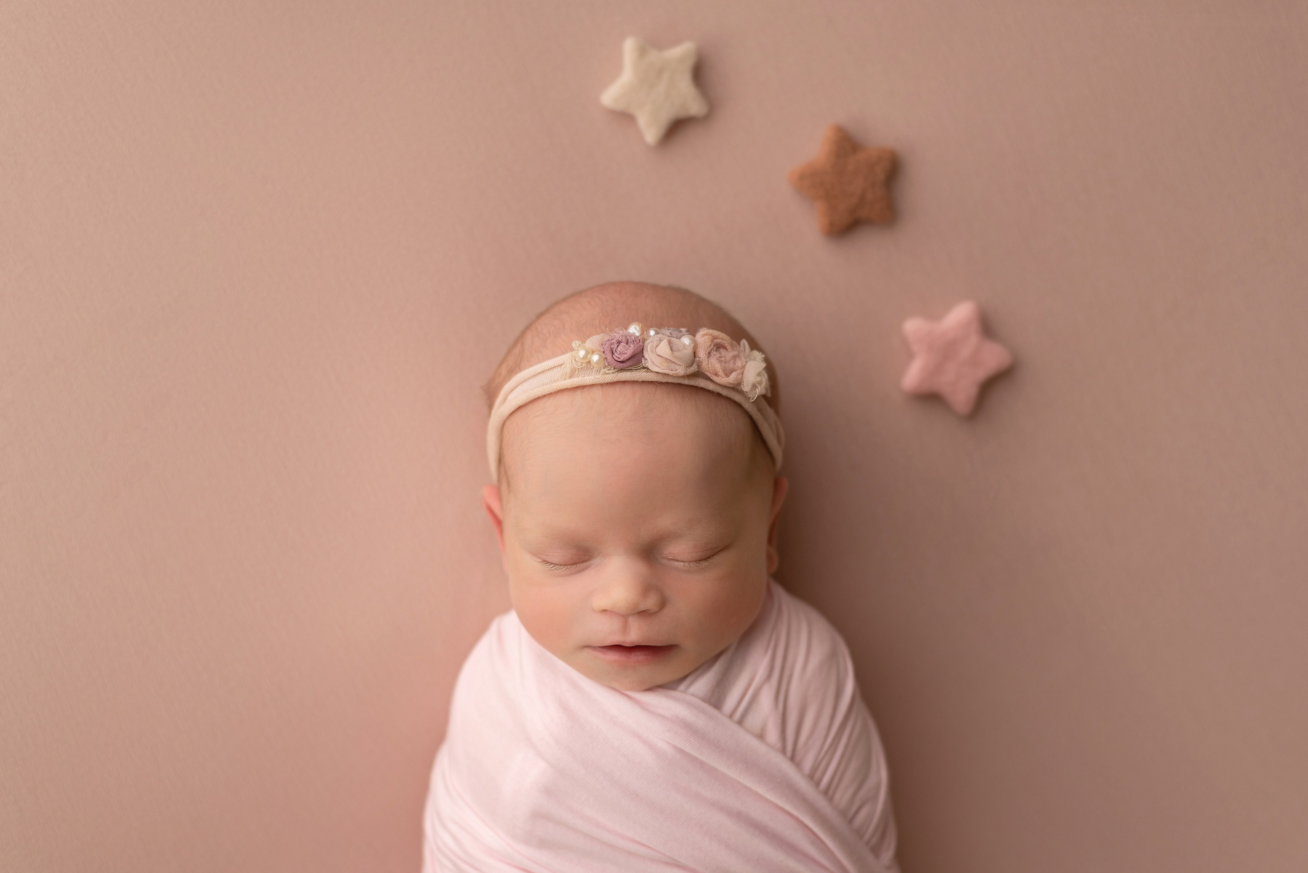 Photos of newborn babies. Photographer of newborns and children up to a year in Montenegro