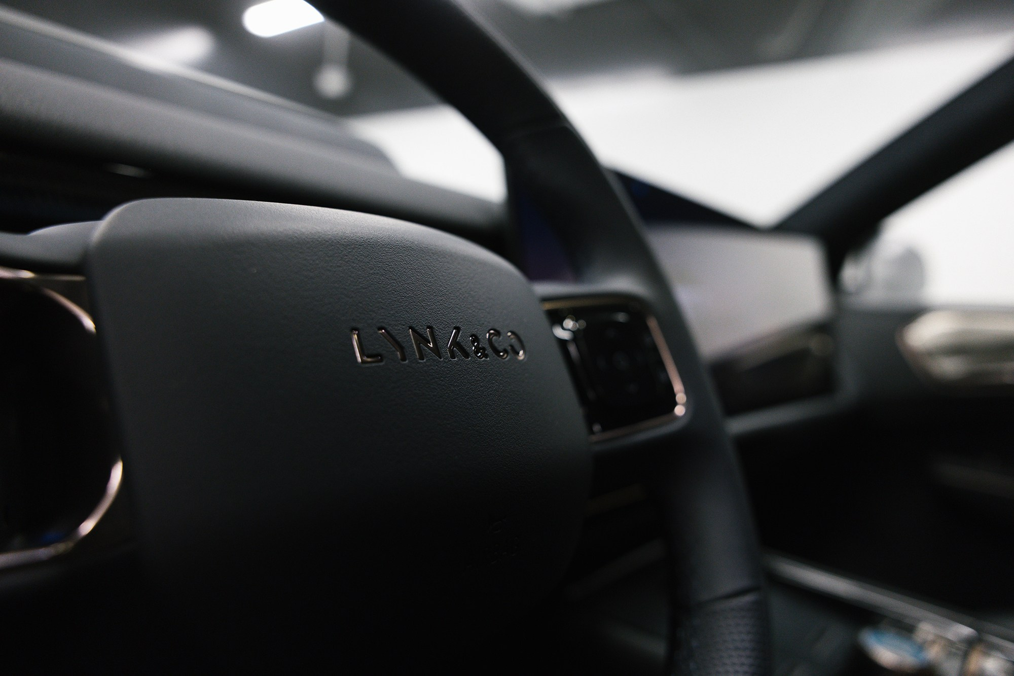 Lynk & Co 900 Ultra 2,0hyb 4WD AT (734 л. с.). Автосалон «Х-Авто»