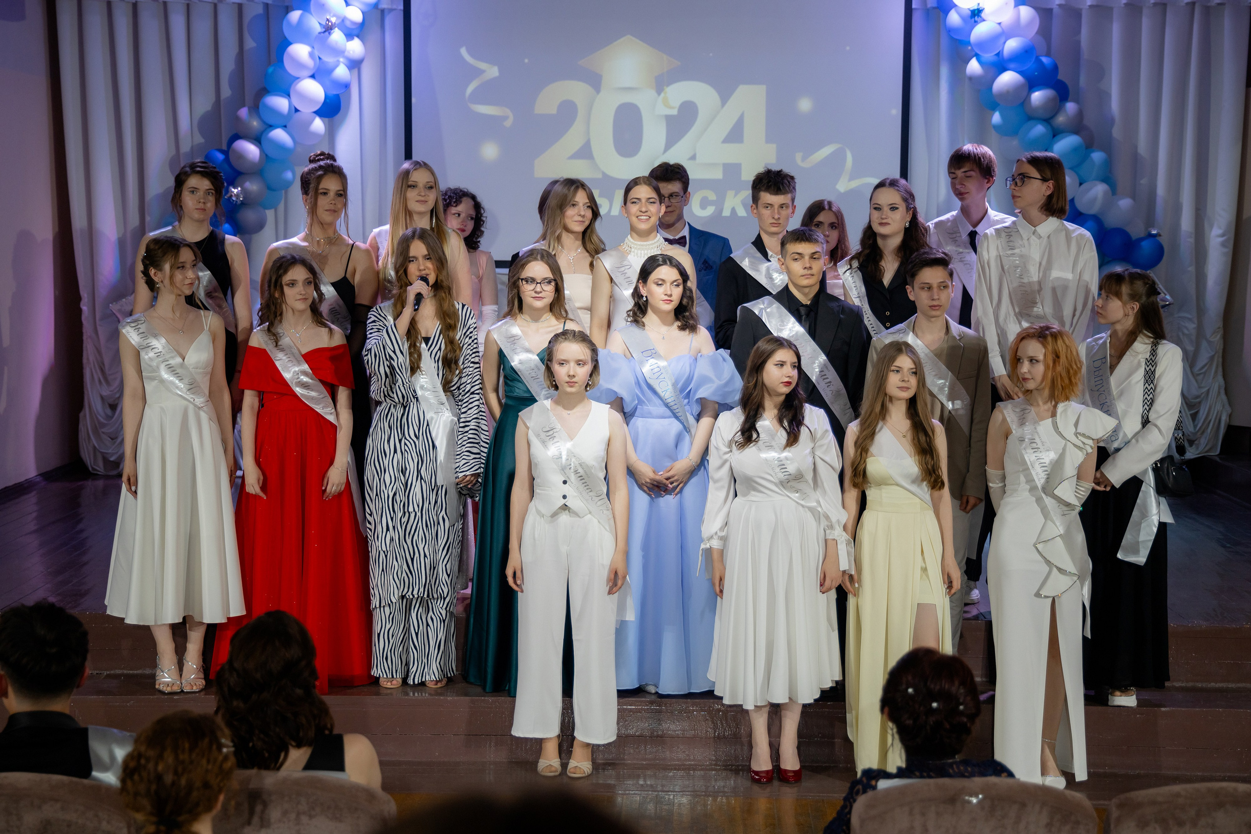 Школьный выпускной 2024 год в Соколе (Минск). Свадебный фотограф в Минске/Беларуси Сергей Спиридонов