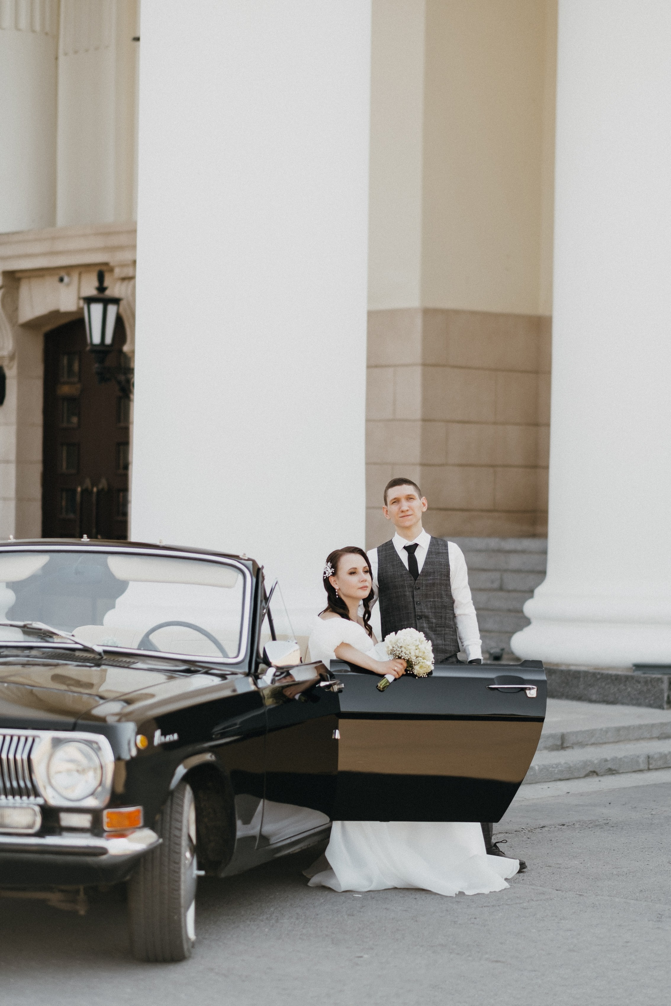 Свадебная съемка с машиной Волгоград. Свадебный и семейный фотограф в Волгограде Кристина Иванова