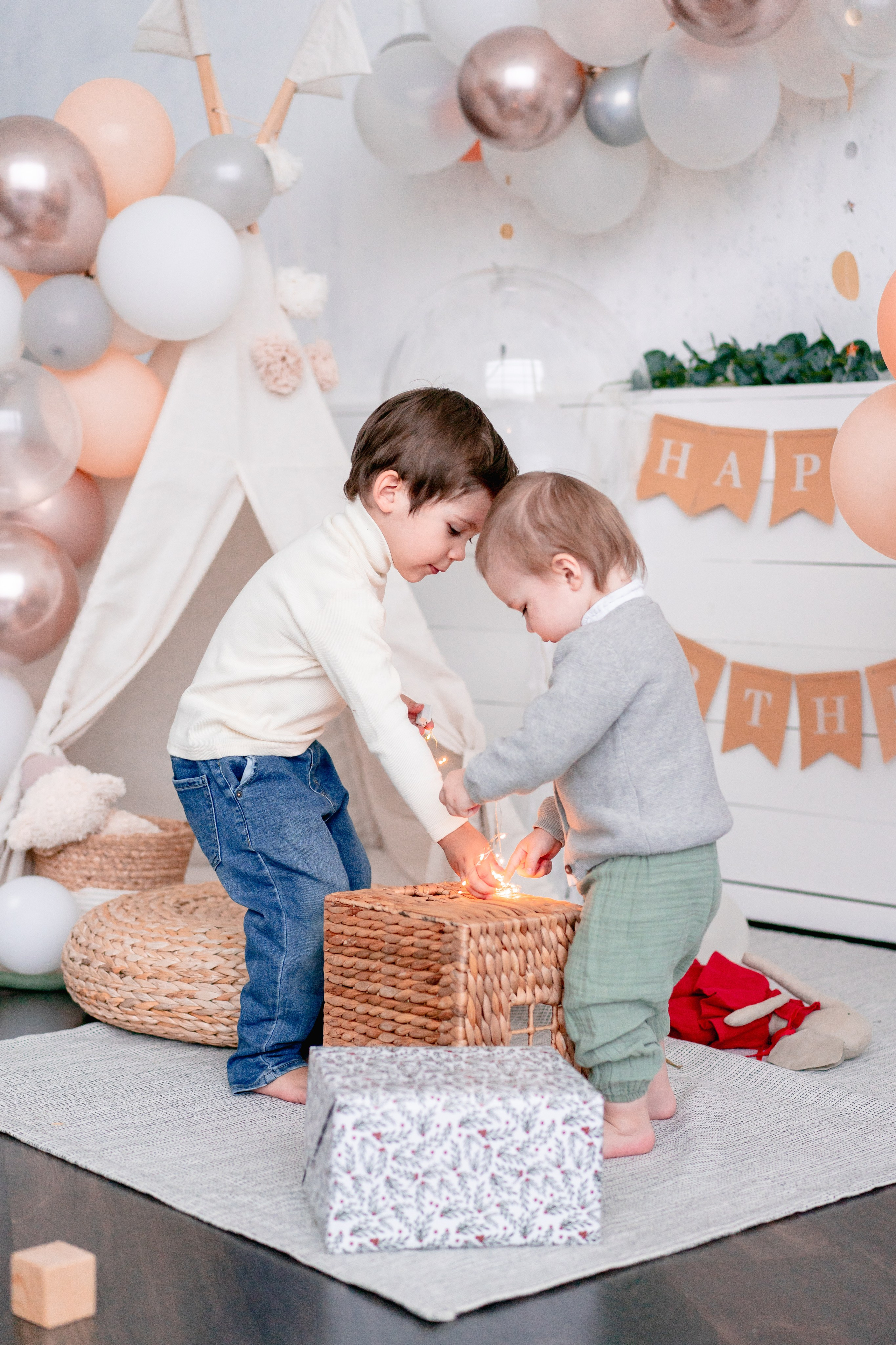 С Днём Рождения ребенка, портрет. Детская, семейная фотостудия в Санкт-Петербурге
