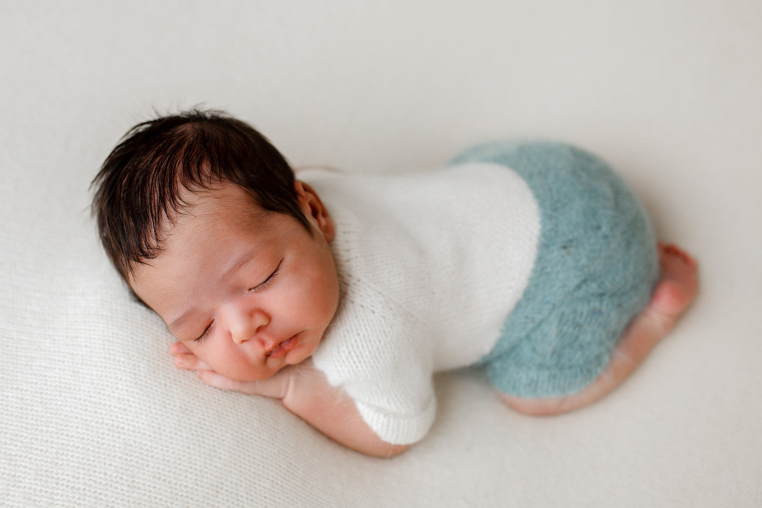 Фотосессия новорожденного Адама. Фотограф новорожденных Оксана Полевская