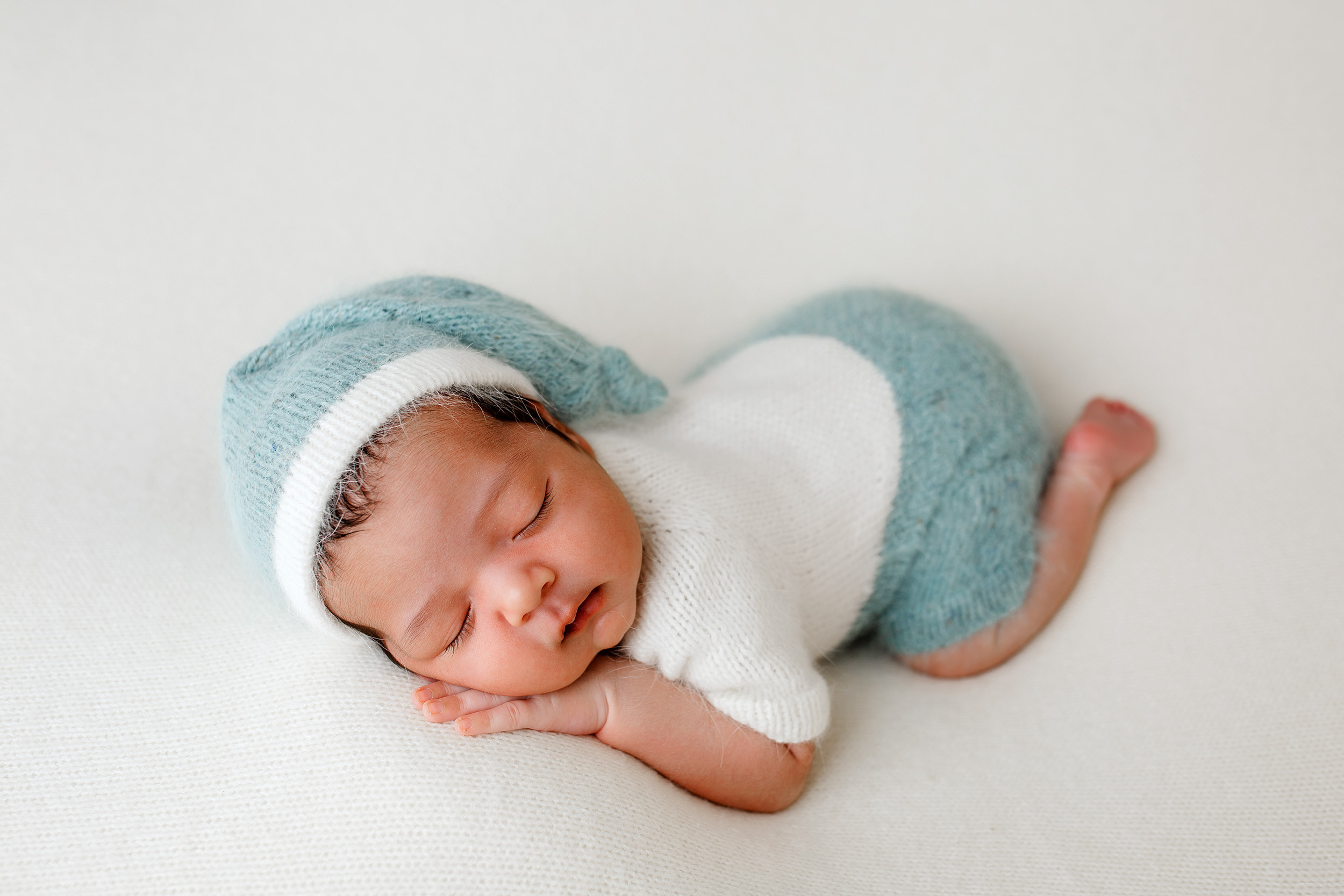 Фотосессия новорожденного Адама. Фотограф новорожденных Оксана Полевская