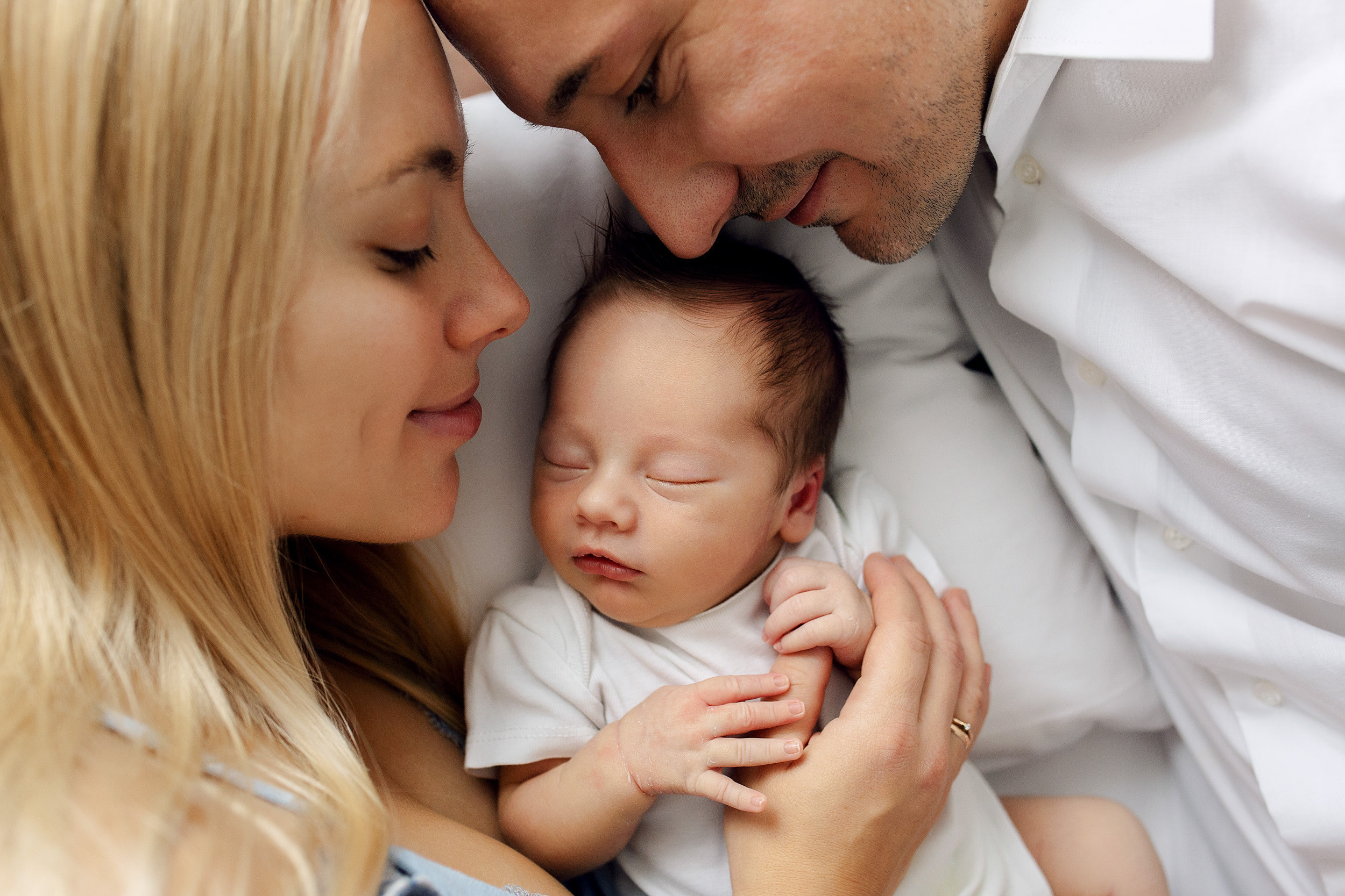 фотосессия новорожденного с родителями в Бресте