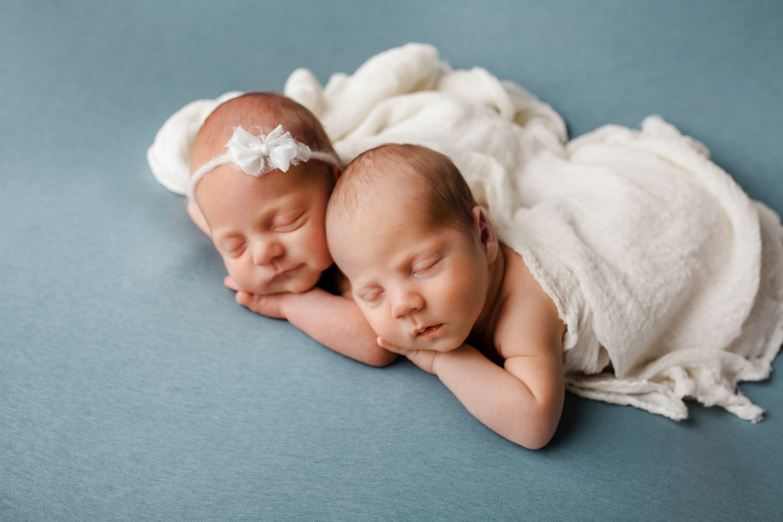 Есения и Евгений двойняшки CLASSIC. Фотограф новорожденных Оксана Полевская