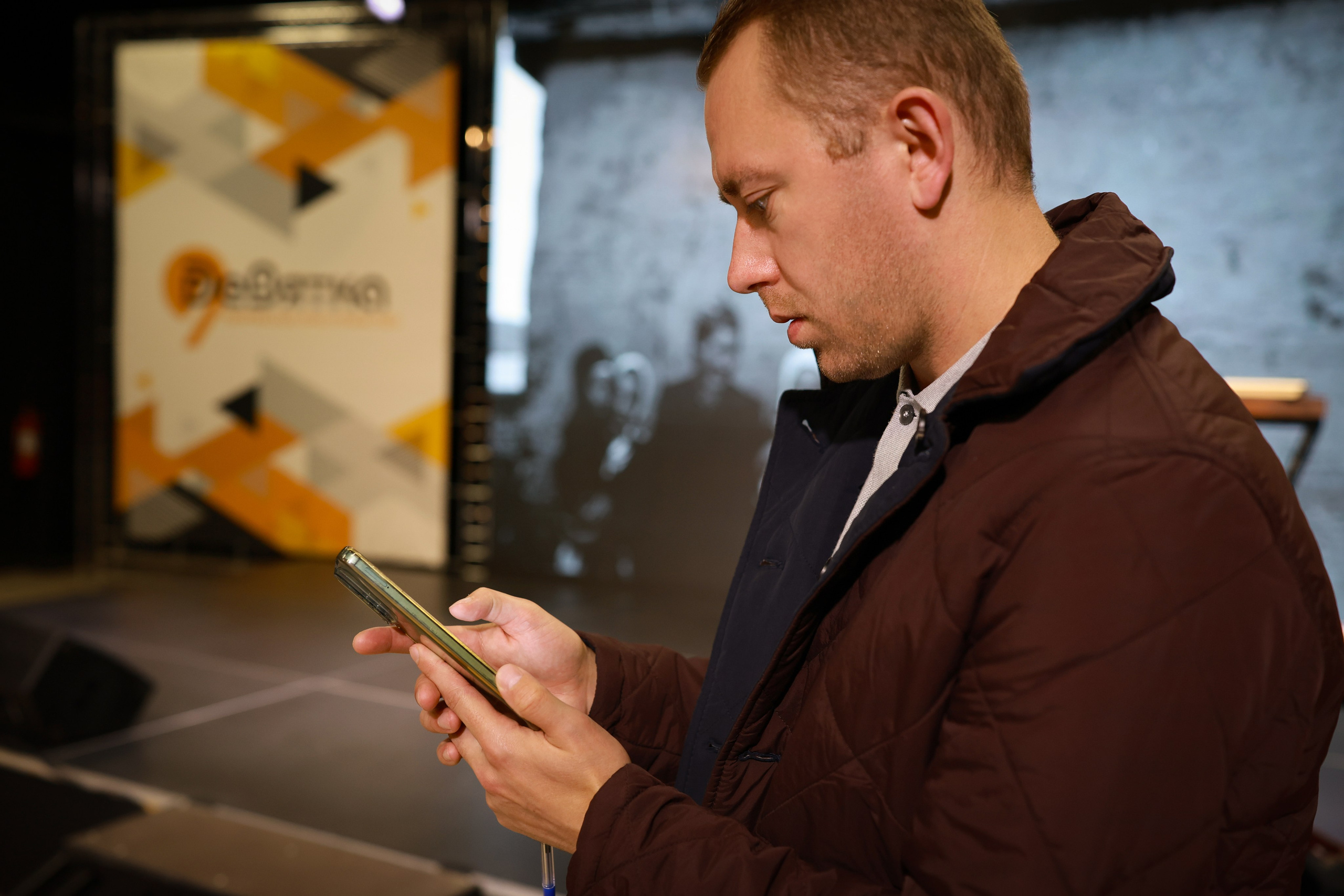 Фоторепортаж с интерактивной лекции Евгения Качурина «История фотокладов», проходившей в творческом пространстве «Девятка»  г. Тула. Фотограф в Туле — Борисов Николай