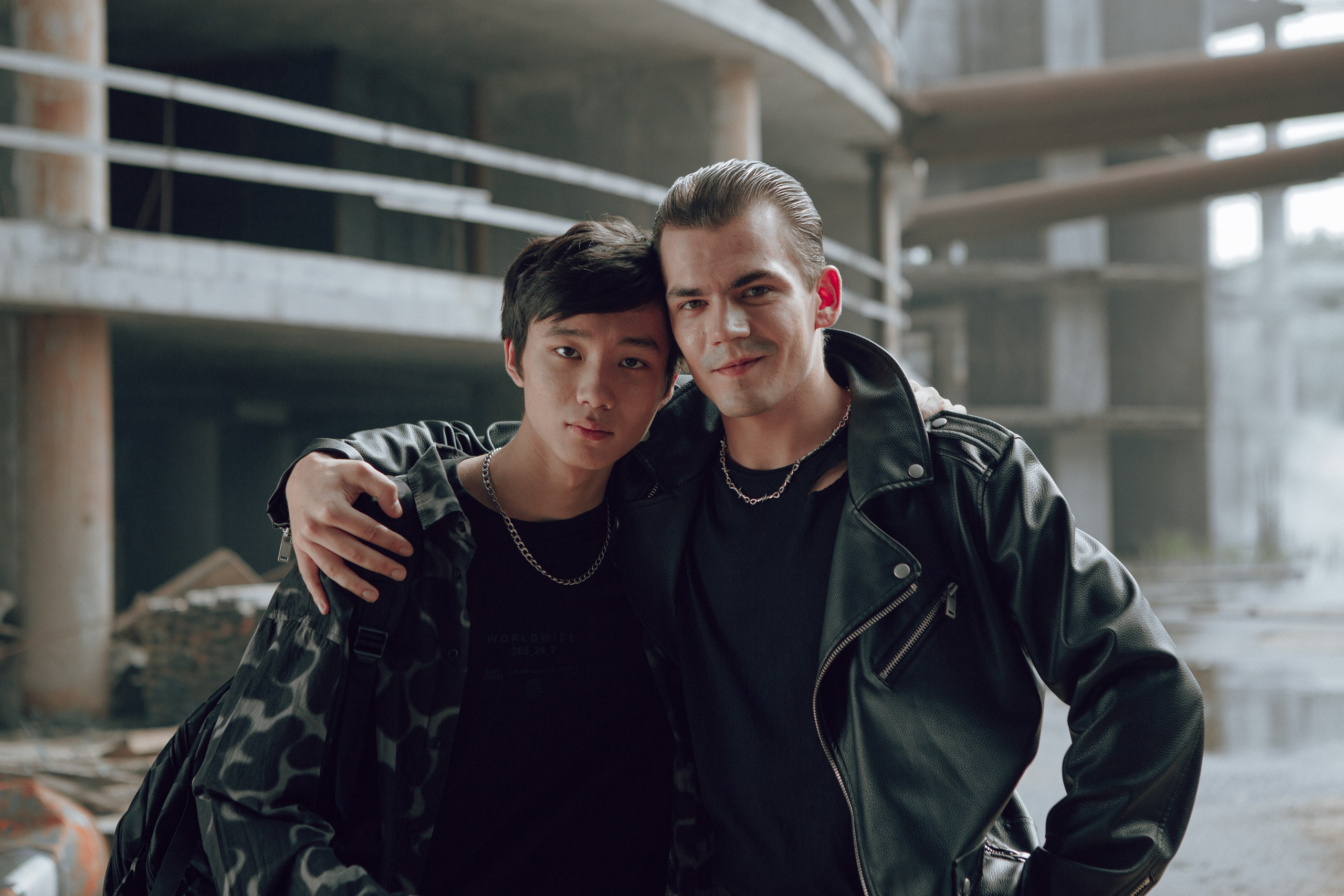 Саша против!