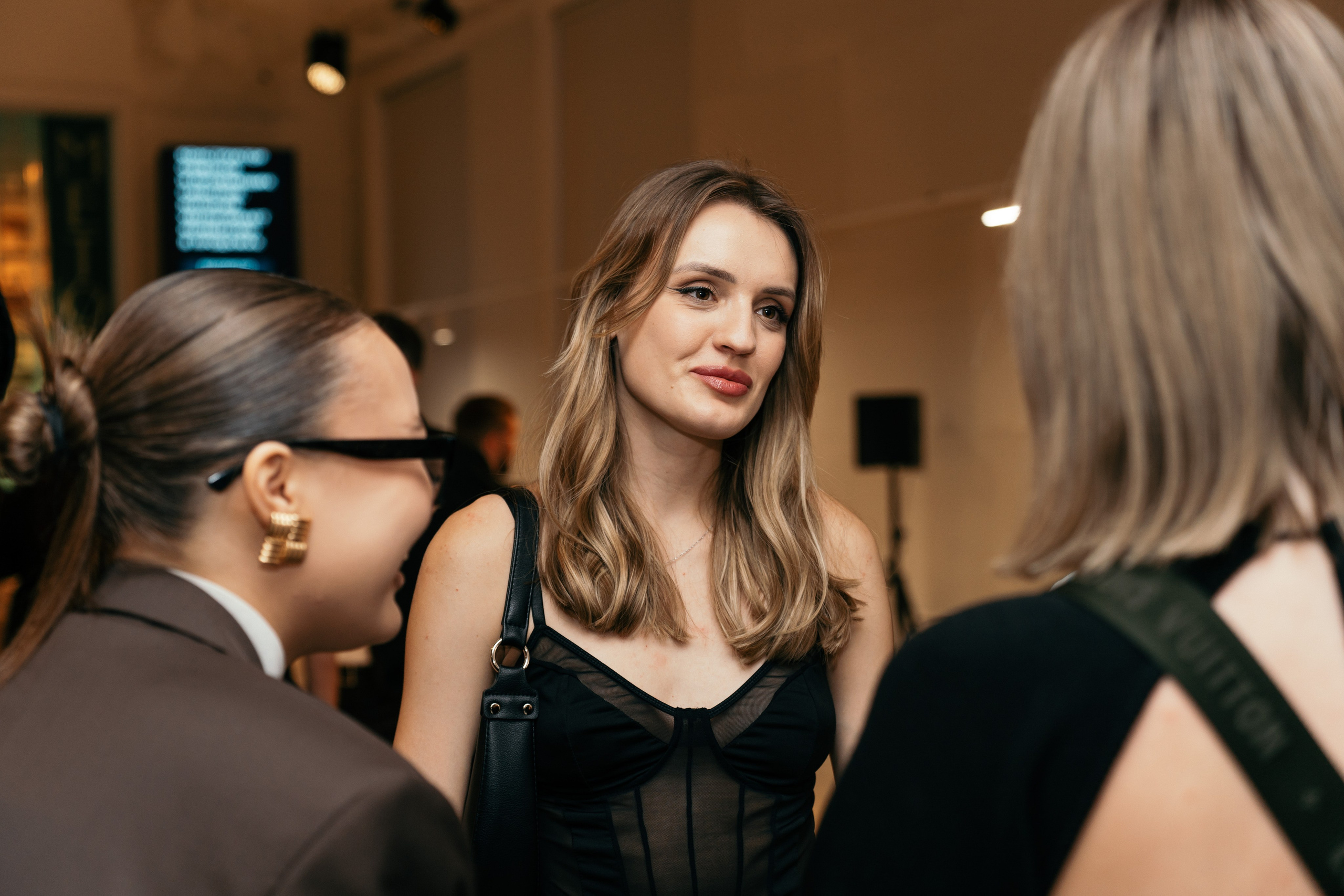 METOD Conf. Я занимаюсь событийной, свадебной, товарной, студийной… фотографией