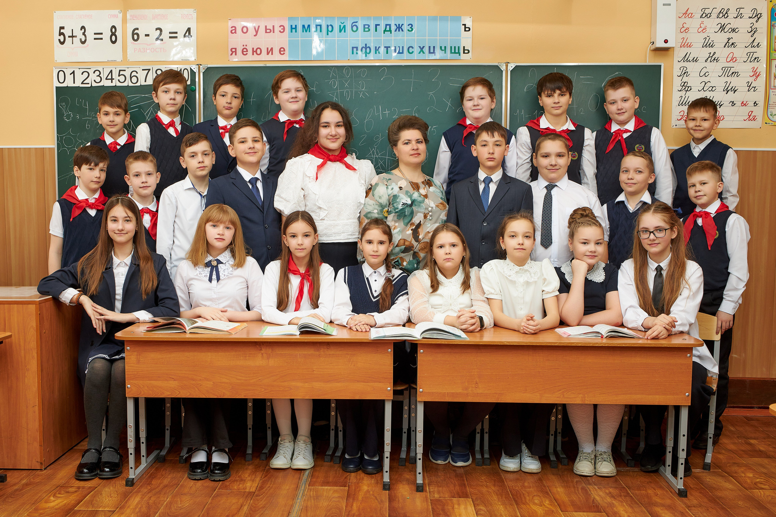 Средние общие. Школьный фотограф Леонова Наталия
