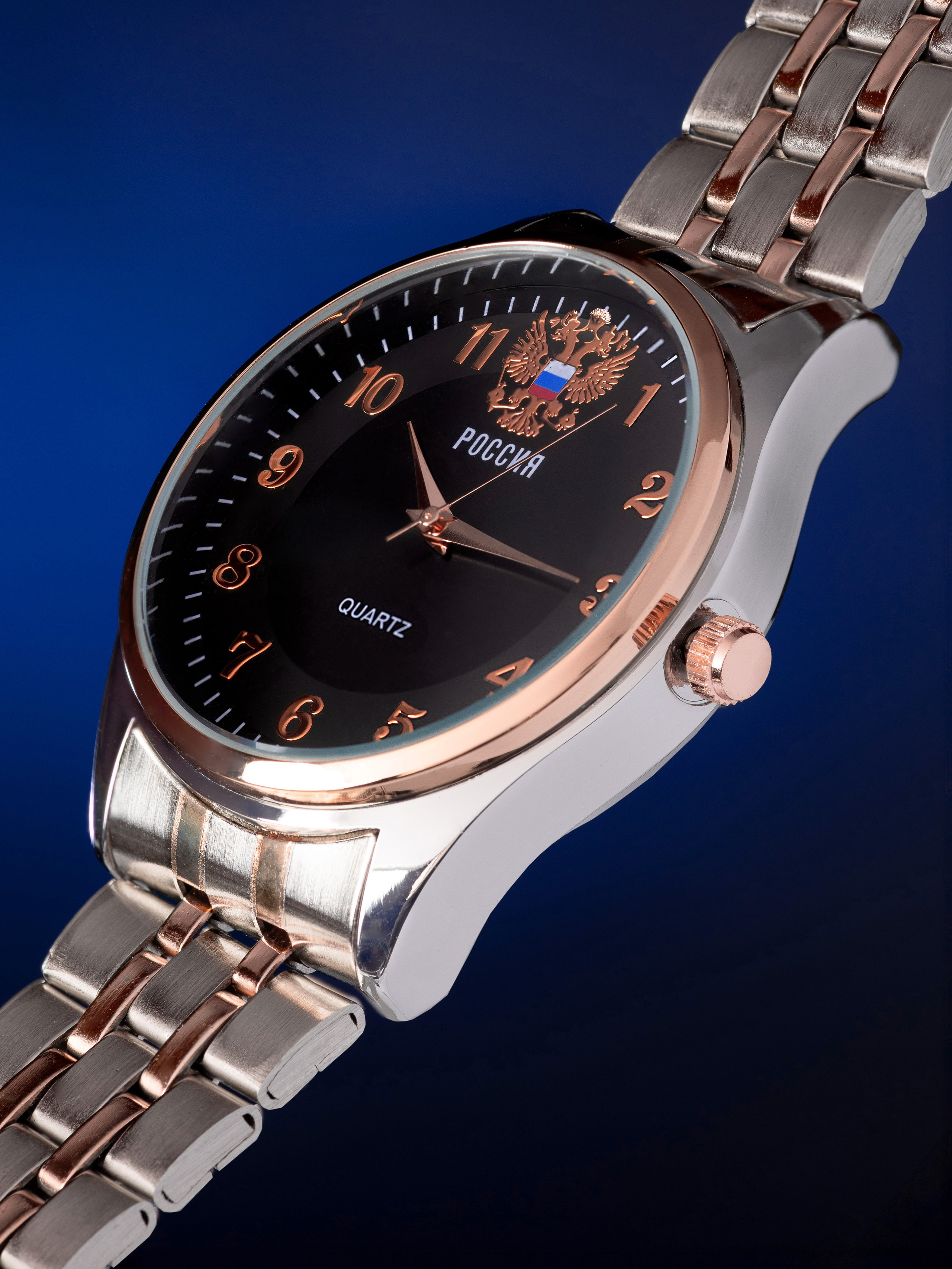 металлические мужские наручные часы, вид сбоку