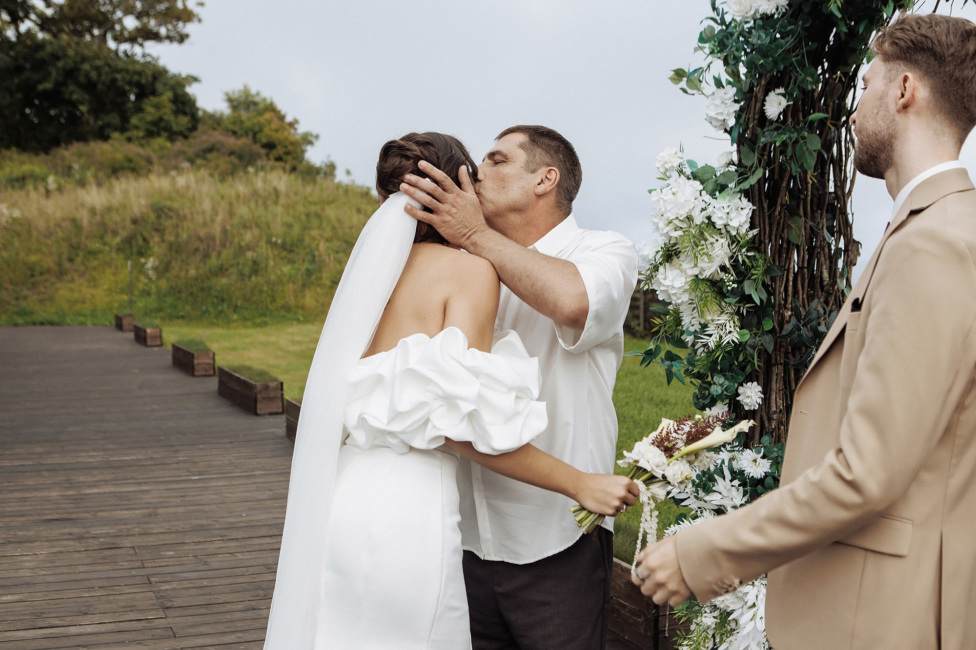 Саша и Вика 5.09.25. Свадебный фотограф Владивосток Алина Гевондова