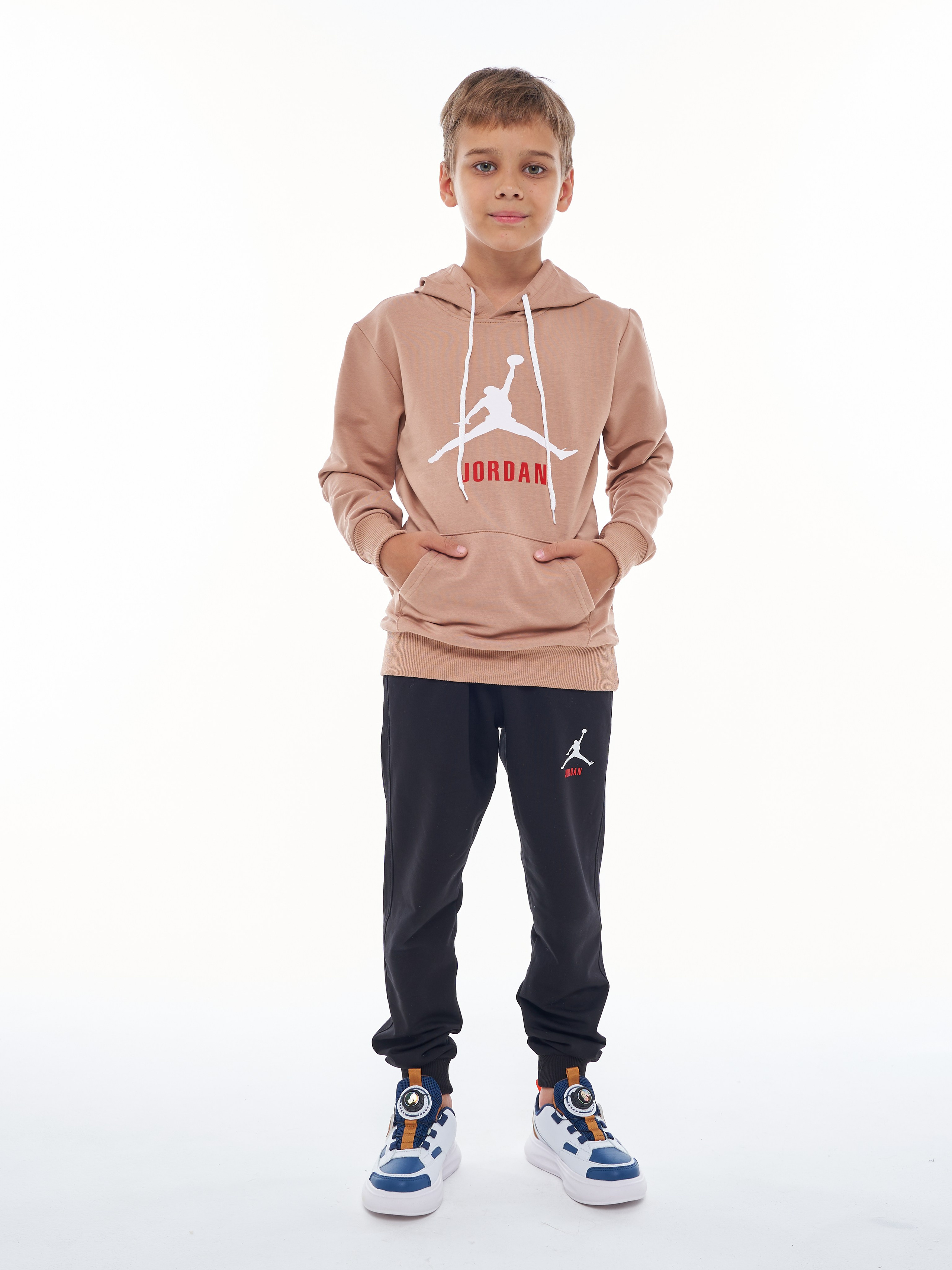 Фотомодель для маркетплейсов Никита. Фотосъёмка для марктеплейсов Studio 11.11