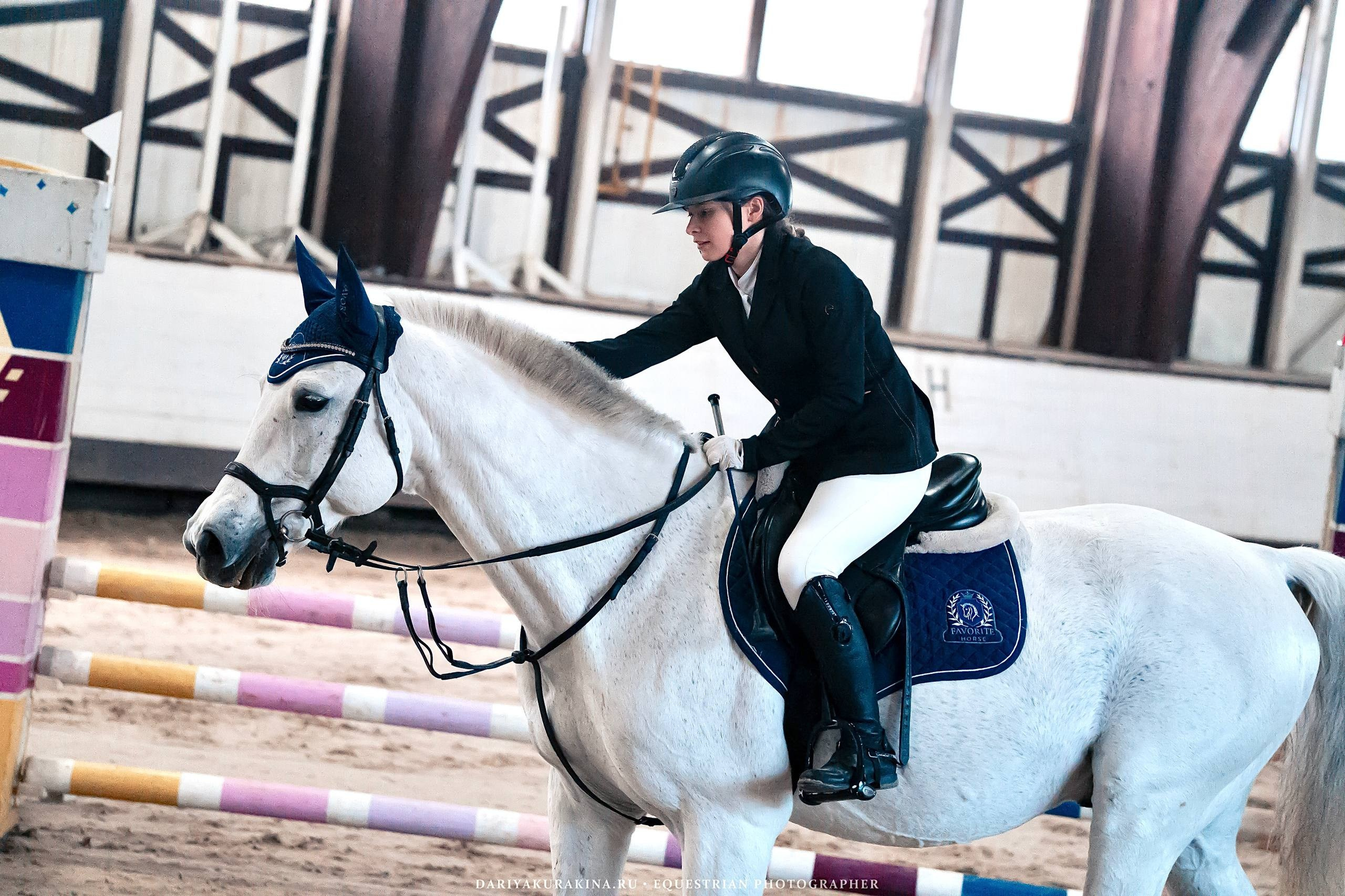 ОТКРЫТИЕ ЗИМНЕГО СЕЗОНА ПО КОНКУРУ В КСК «БЕЛАЯ ДАЧА». Куракина Дарья • Конный фотограф