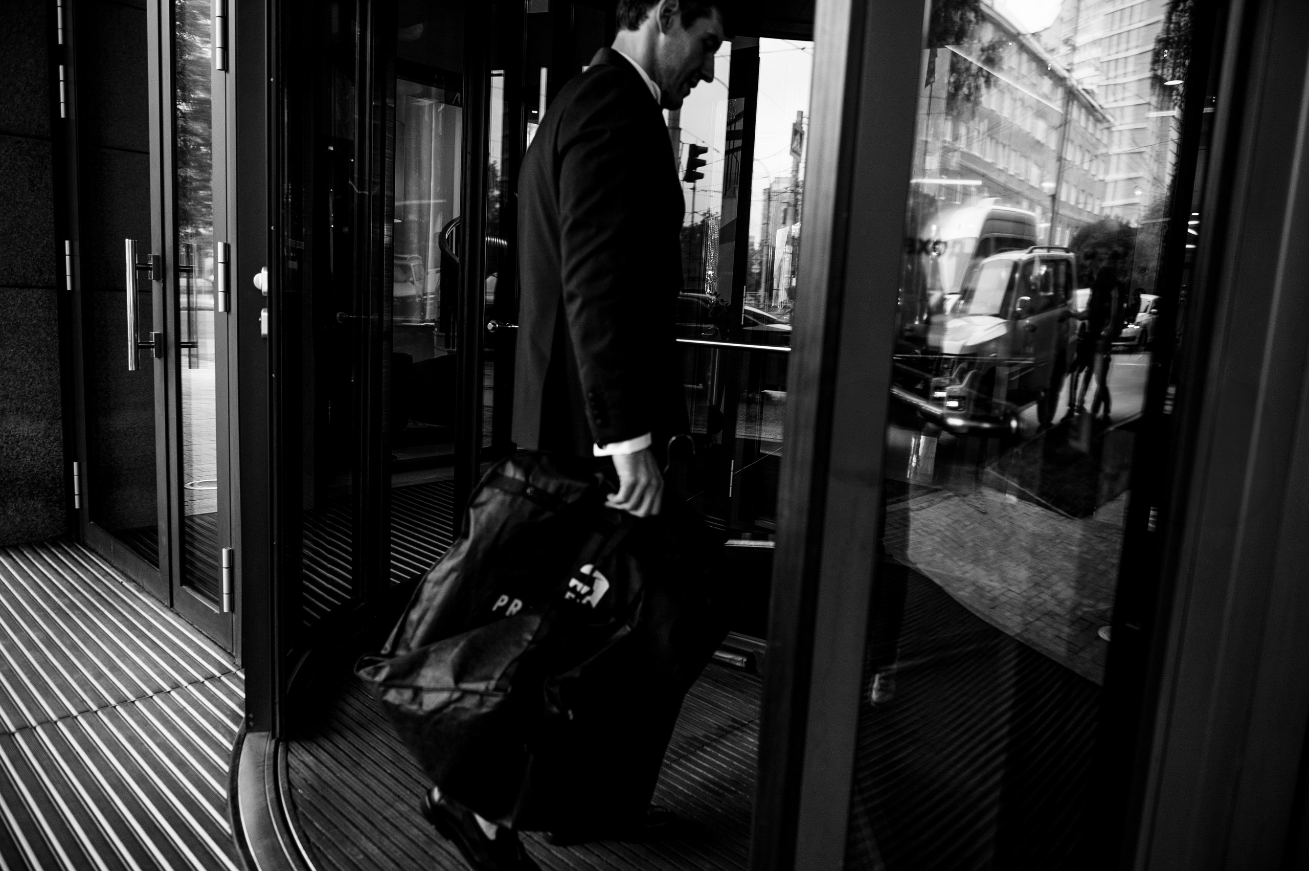 Suit up. Свадебный фотограф Саша Базенко