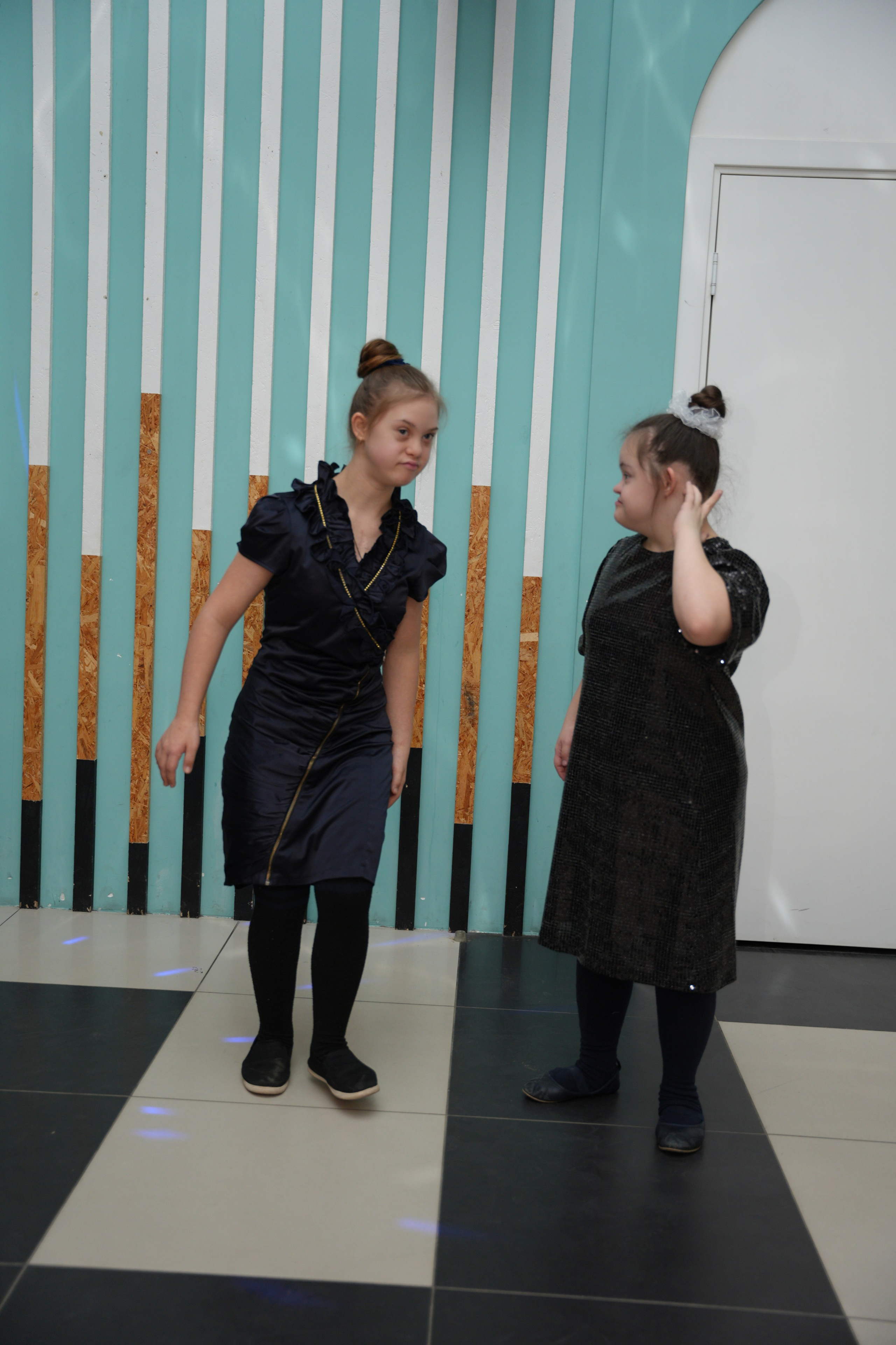 Социально —благотворительная акция «Ты в этом мире не один», посвященная Международному дню инвалидов. ВЫПУСКНЫЕ АЛЬБОМЫ, Школьный фотограф, семейный и свадебный в Саратове и области Ольга Плаксина