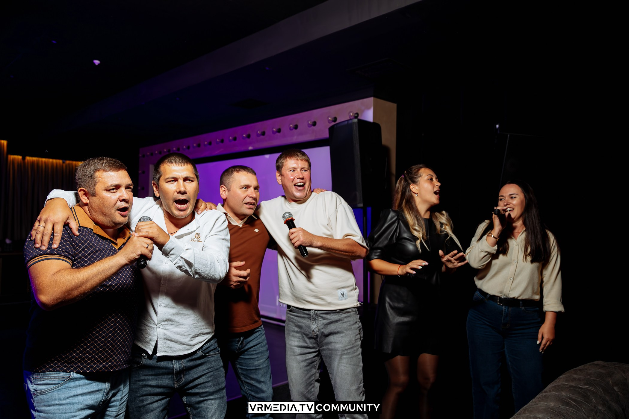 Караоке-бар «Volna»: Friends day или день дружбана