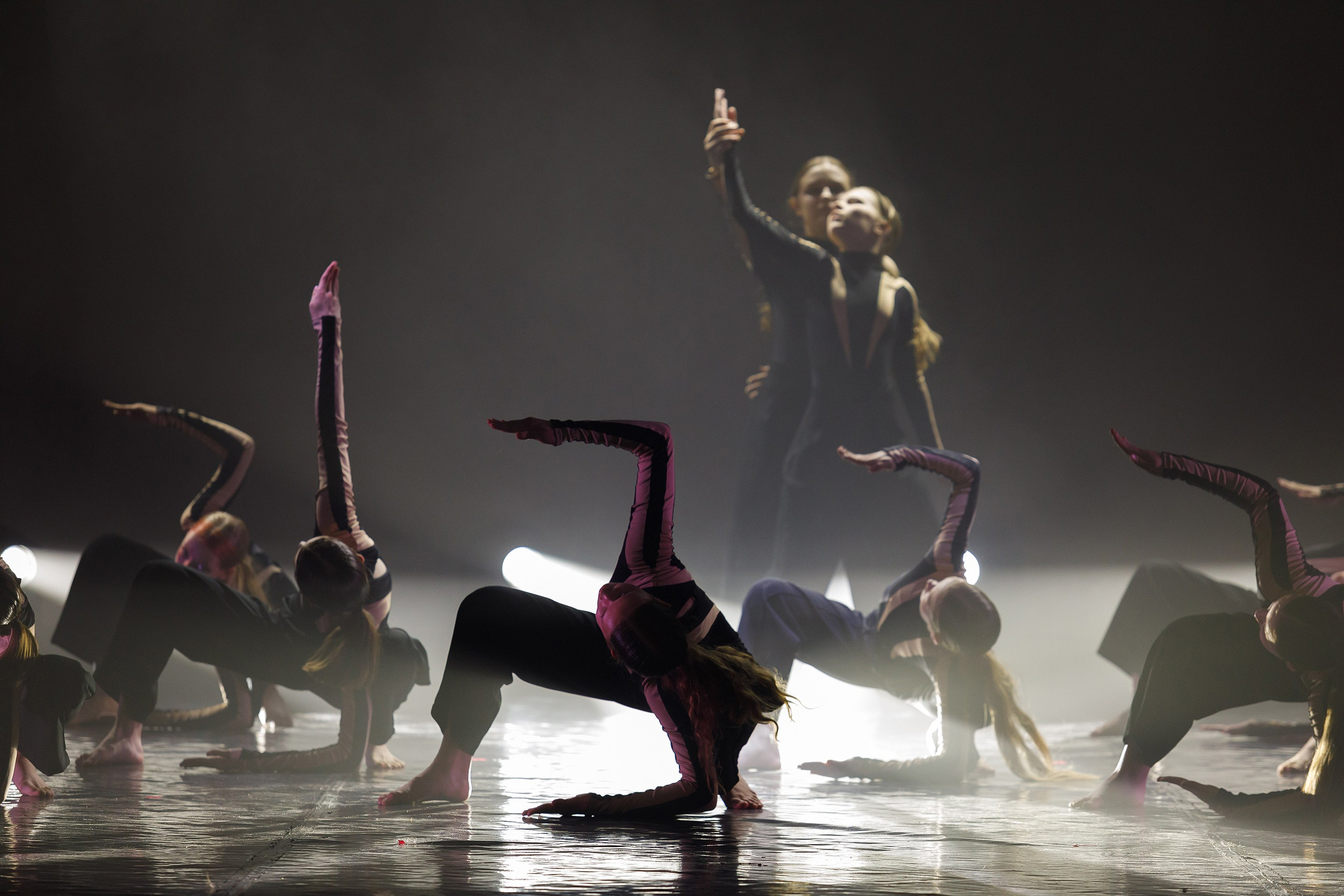 Репортажная фотосъемка отчетного концерта. Профессиональный фотограф в Новосибирске