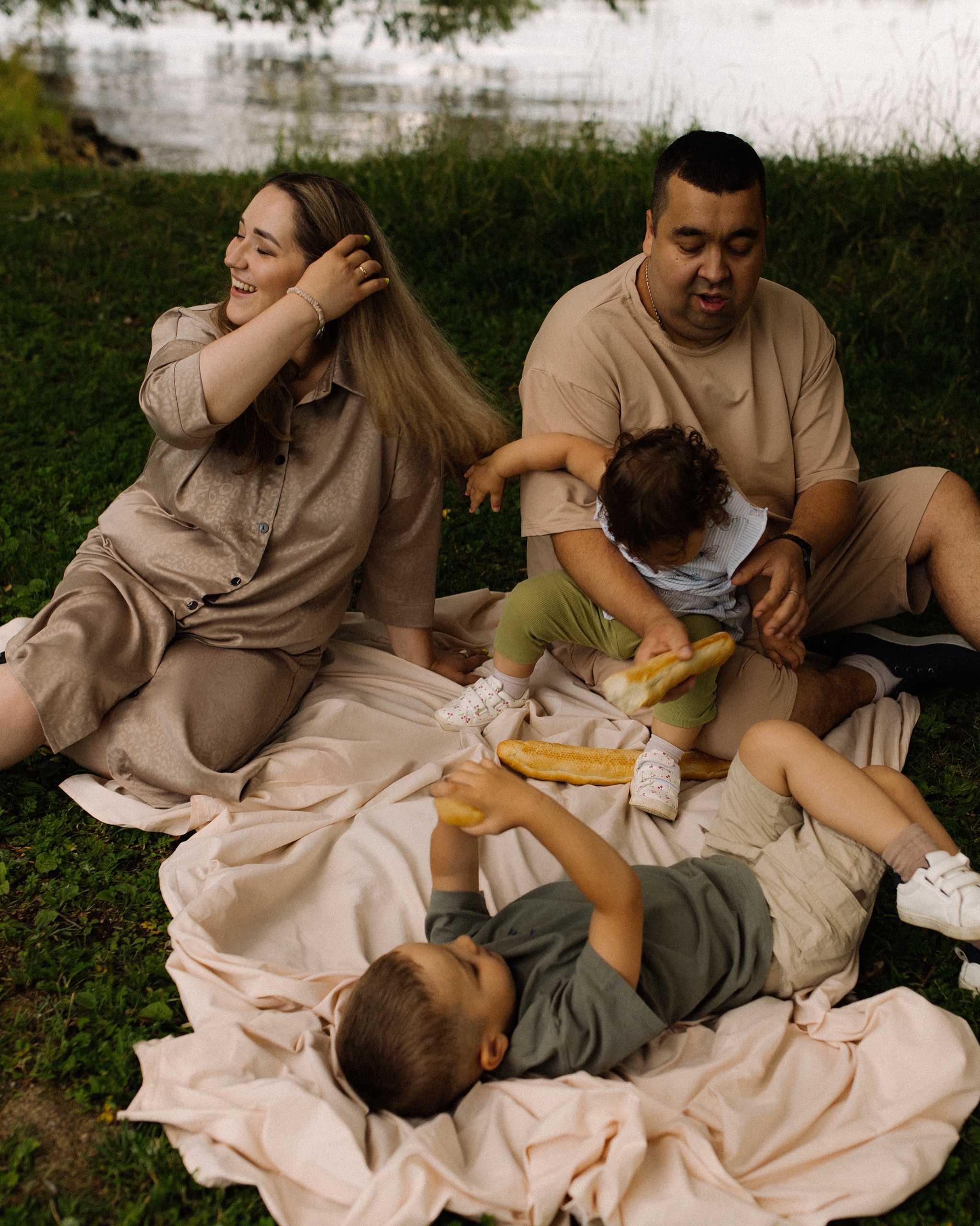 Здесь Вы можете ознакомиться с видами съемок и их стоимостью. Семейный фотограф, фотограф на роды в Челябинске Калистратова Кристина