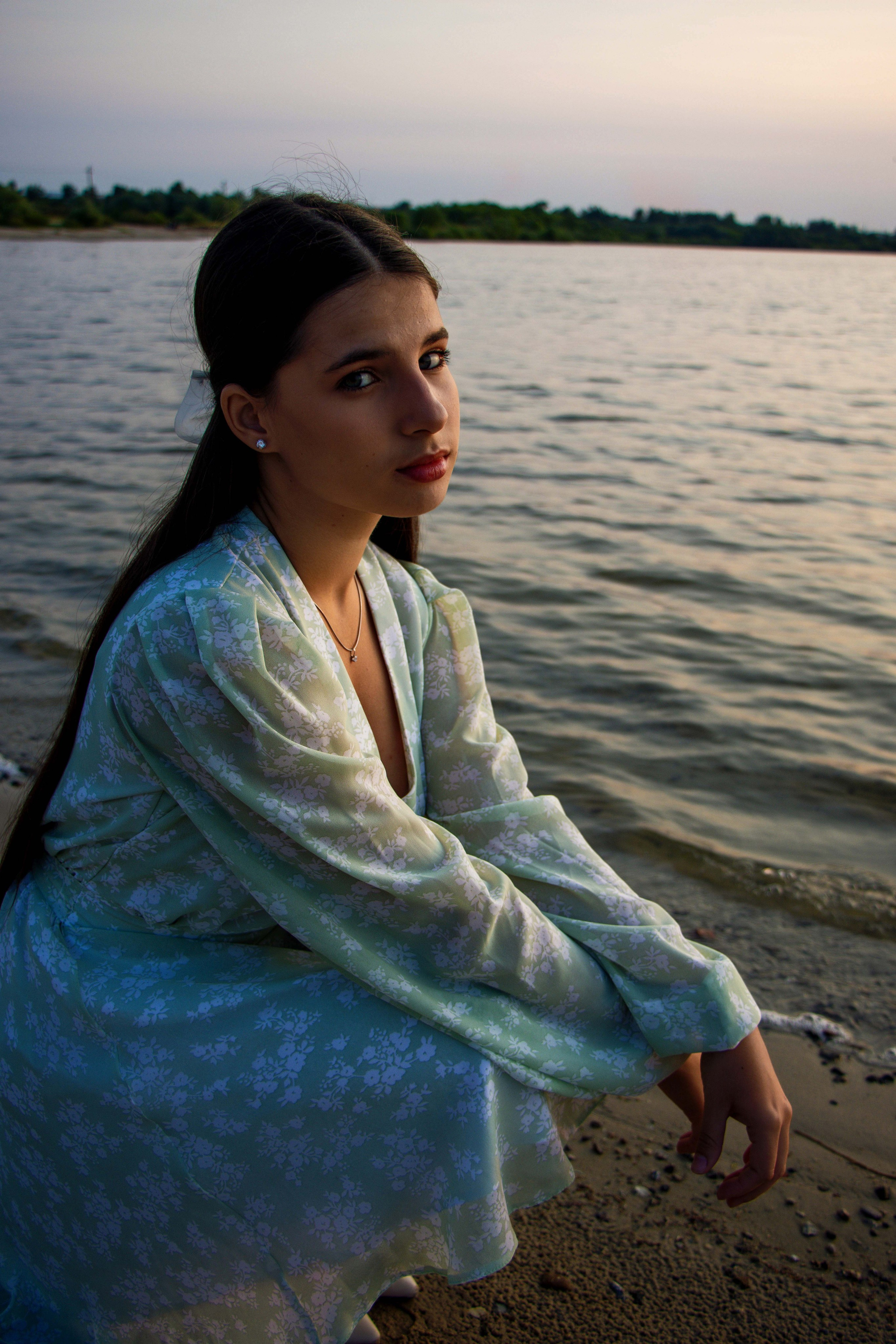 Эмилия у озера. Фотограф Татьяна Матрос