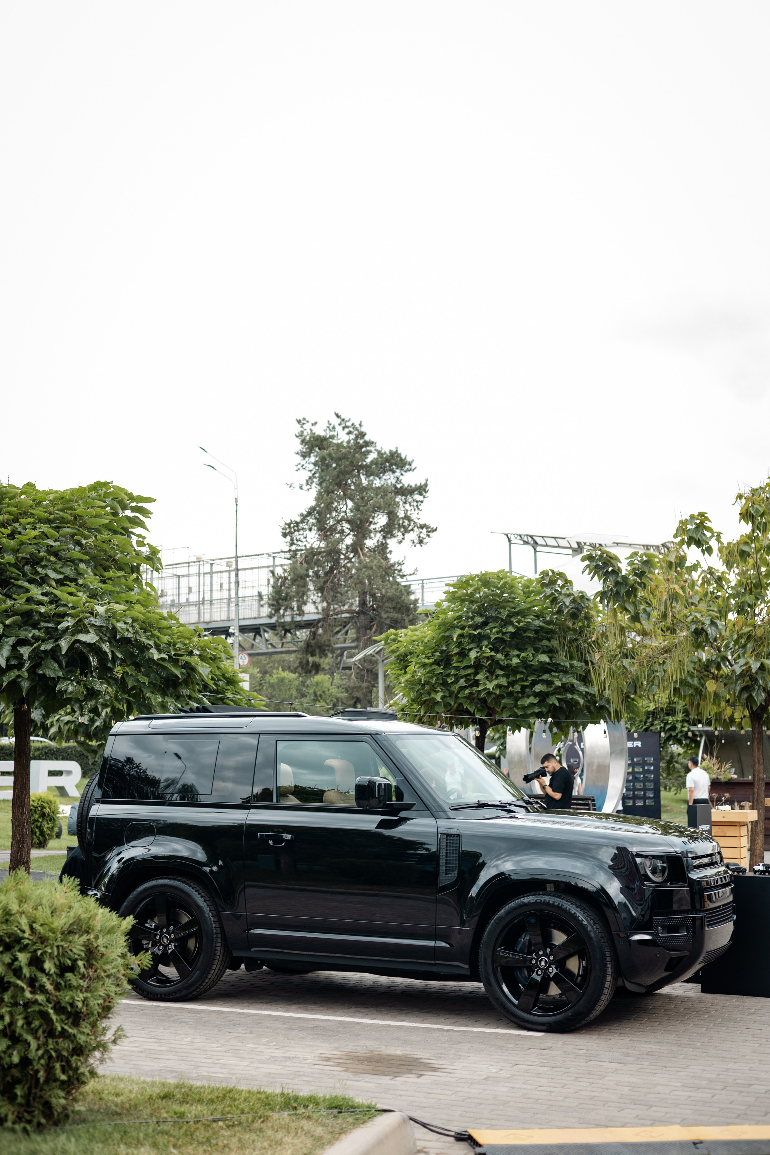 Репортражная съемка для автоцентра Land Rover Алматы. Коммерческий и репортажный фотограф в Алматы — Jora Abramov