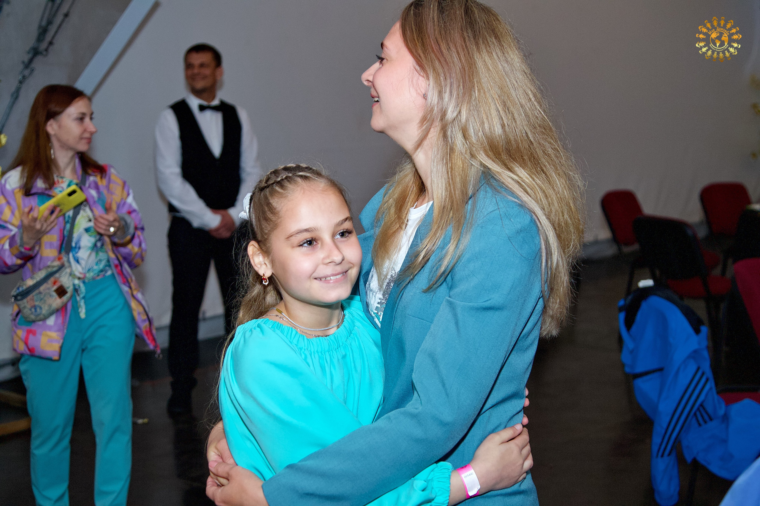 Выпускной 2023 (Школа 1195, 4-й класс). Репортажная съемка в Москве и области. Анималистика