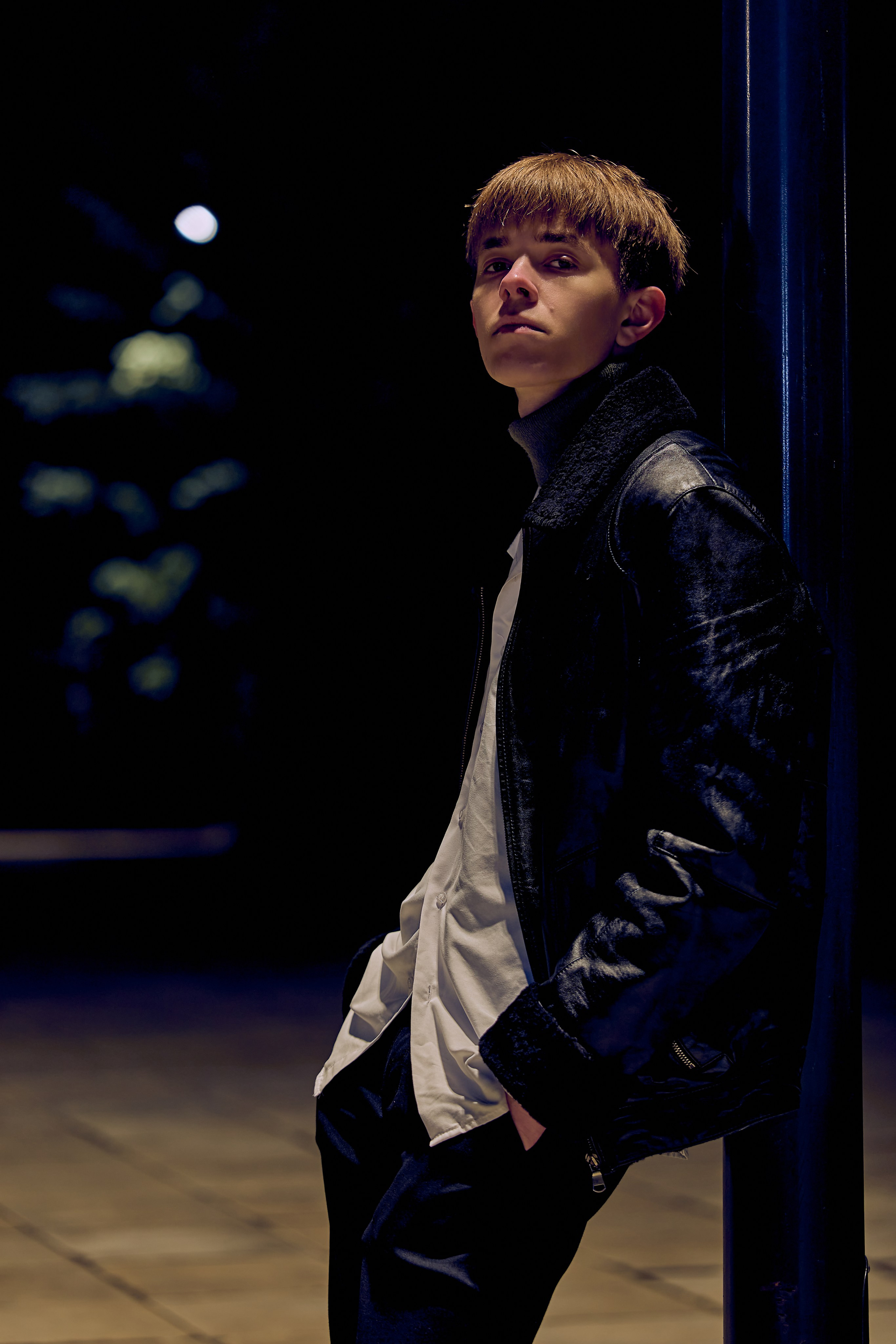 Портрет в ночном городе фотограф Николай Голованов Дзержинск