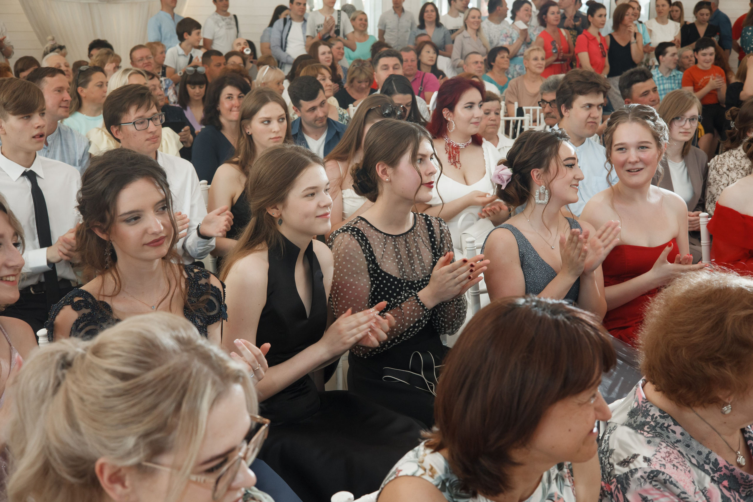 Выпускной, шатер в усадьбе «Гребнево». Свадебный и репортажный фотограф (Москва, Королев и другие)