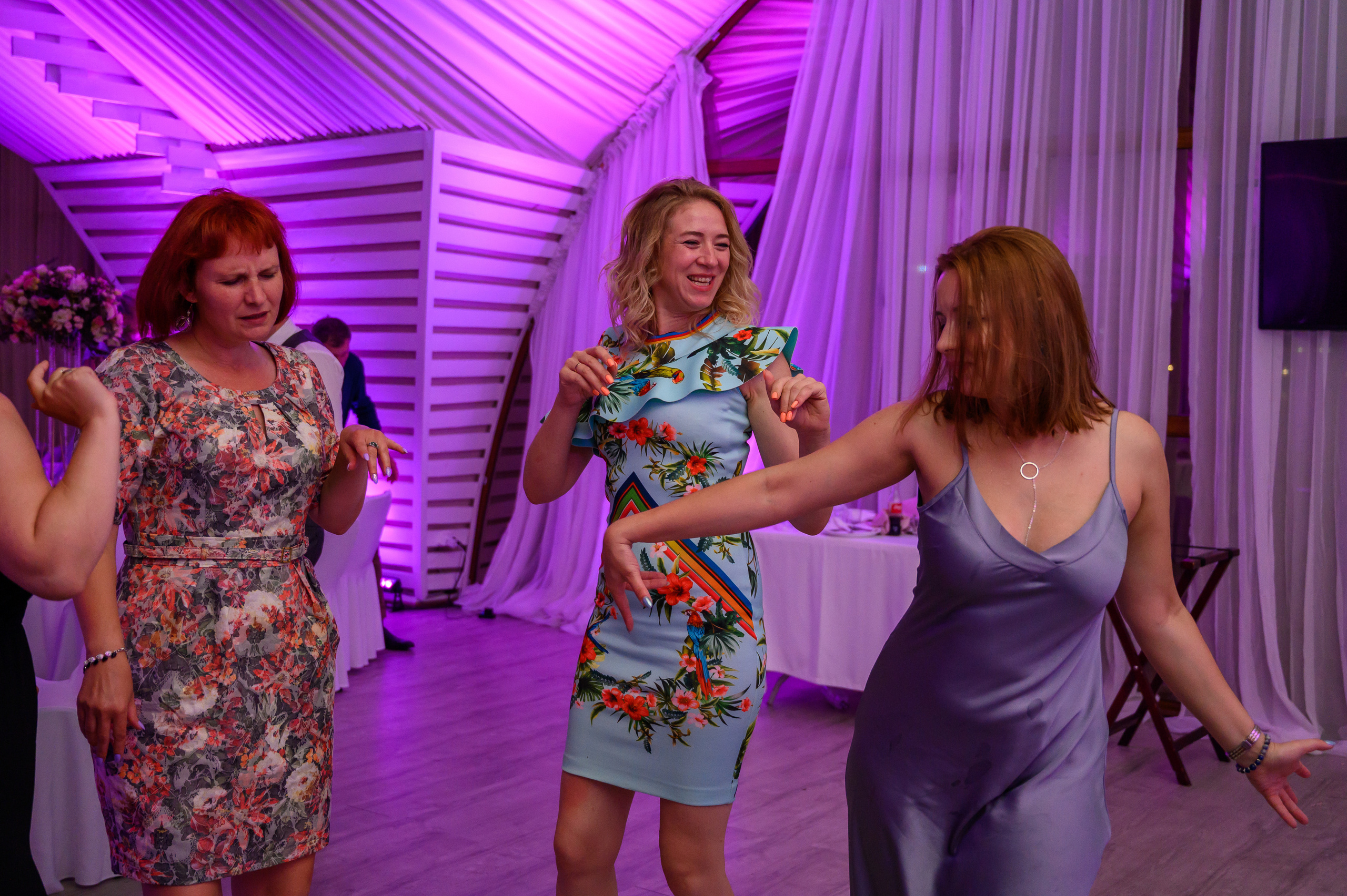 Свадьба на закате, съемка на закате. Семейный и контент фотограф в Москве Alira