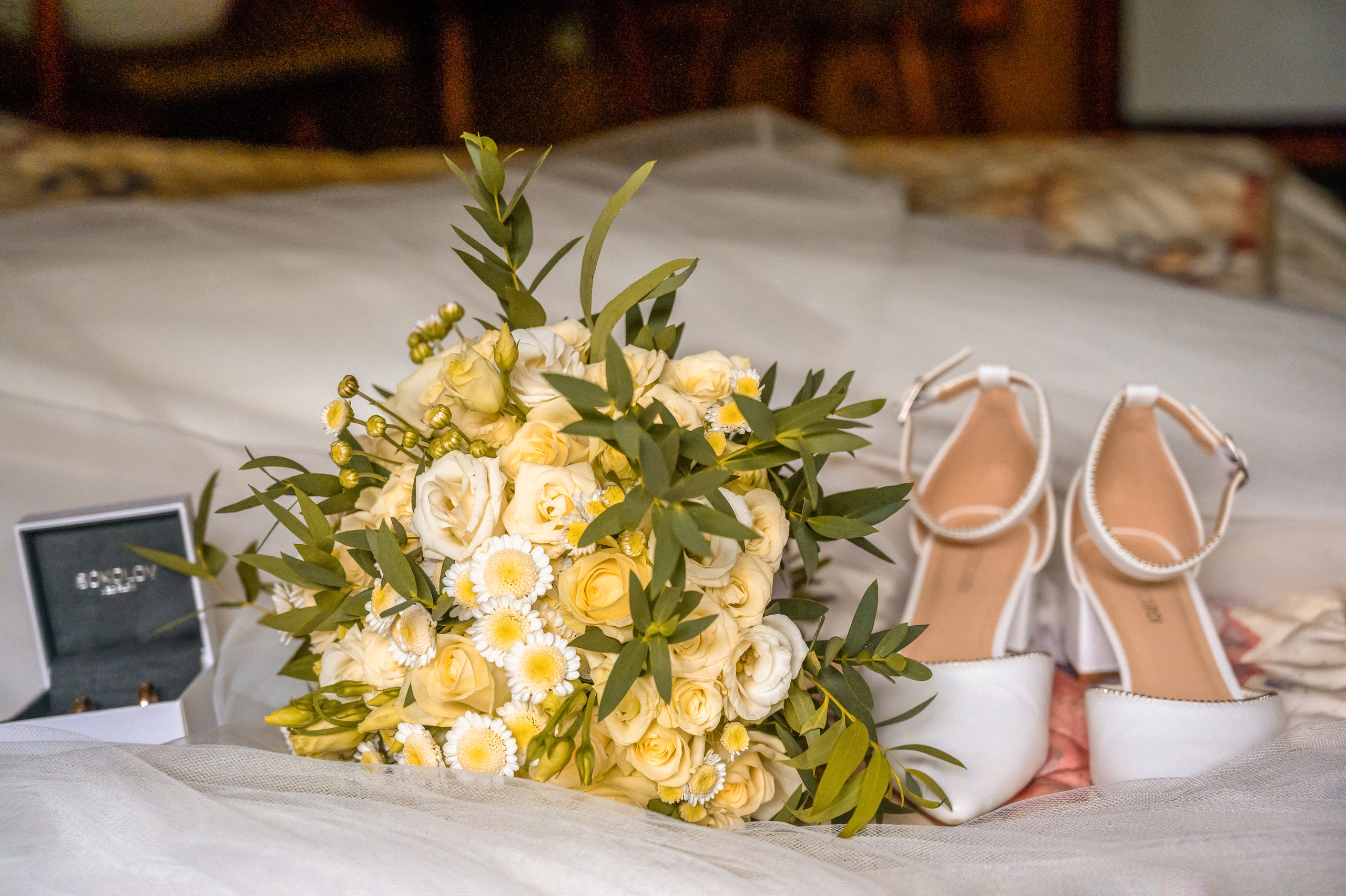 Прогулка в поле, свадьба в поле, прогулка лошади. Семейный и контент фотограф в Москве Alira