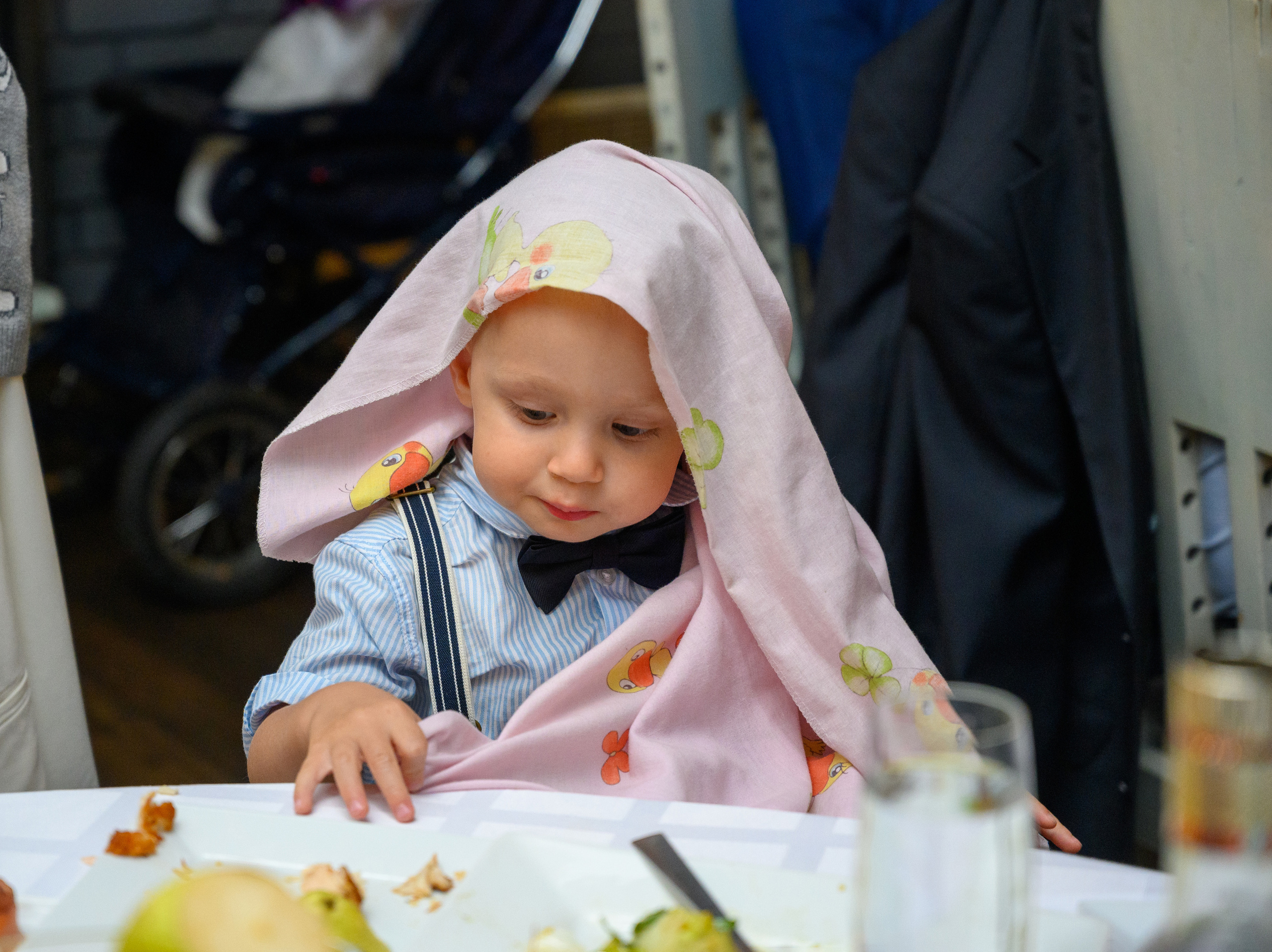 Прогулка в поле, свадьба в поле, прогулка лошади. Семейный и контент фотограф в Москве Alira