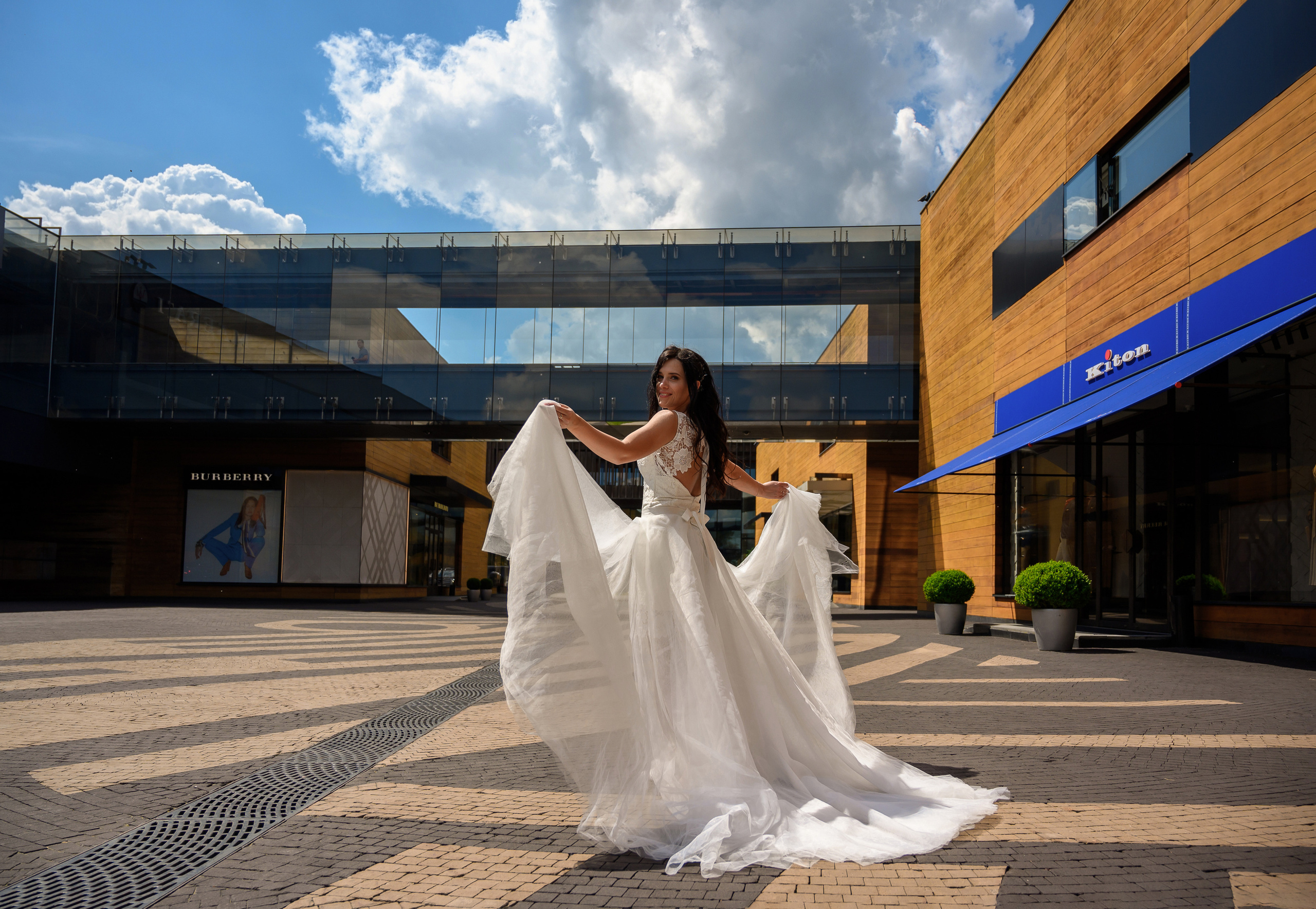 Свадьба, кабриолет В Барвихе. Семейный и контент фотограф в Москве Alira