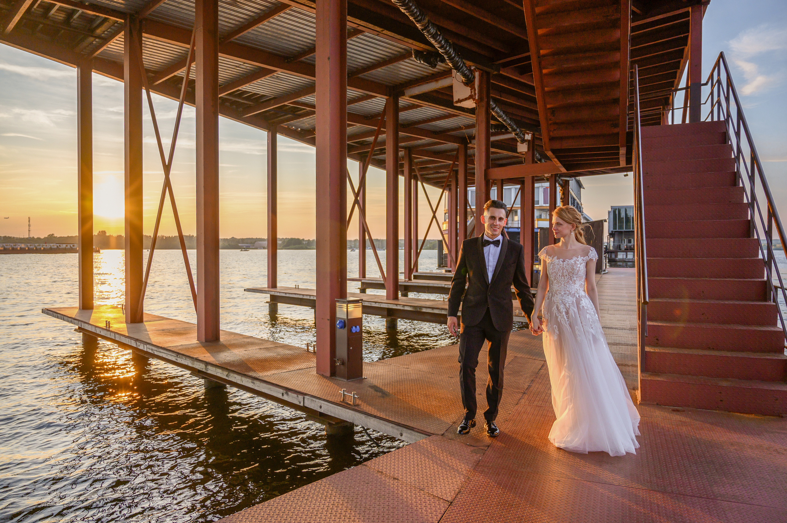 Свадьба на закате, съемка на закате. Семейный и контент фотограф в Москве Alira