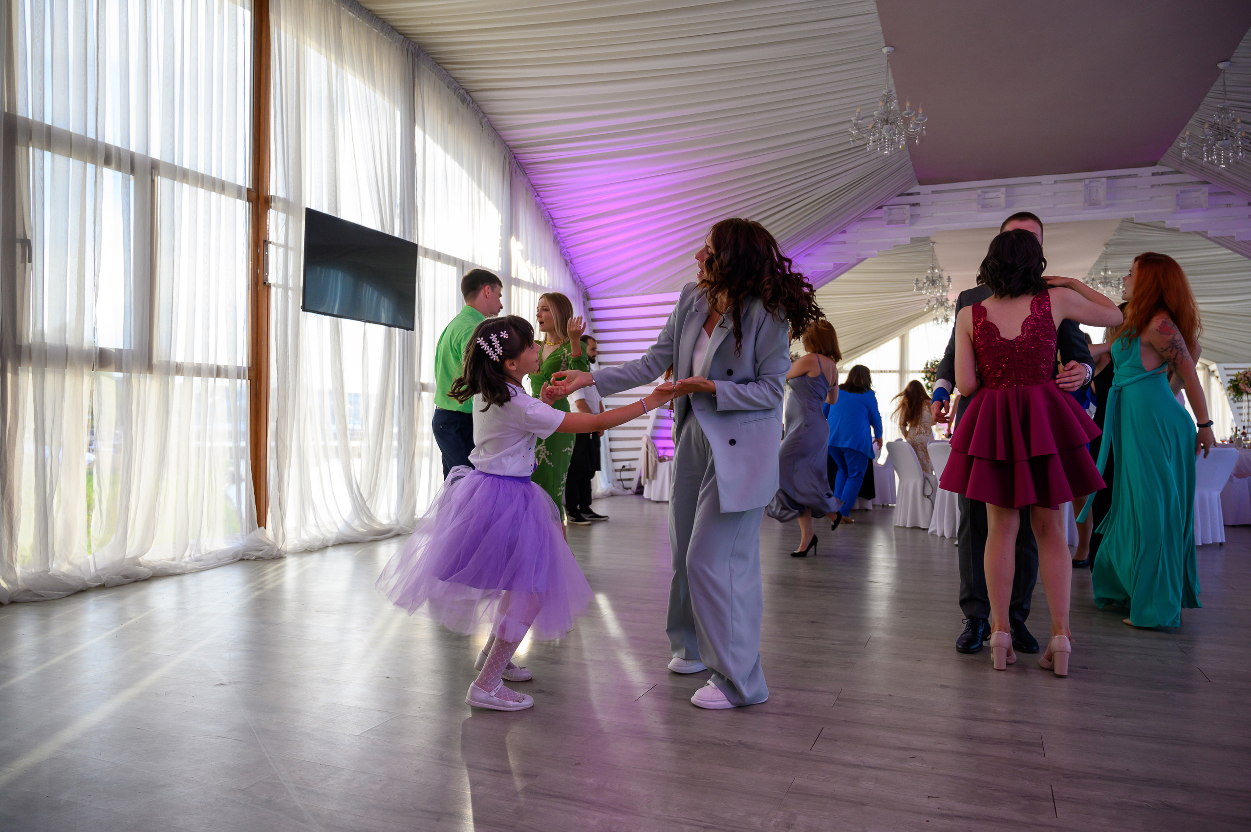 Свадьба на закате, съемка на закате. Семейный и контент фотограф в Москве Alira