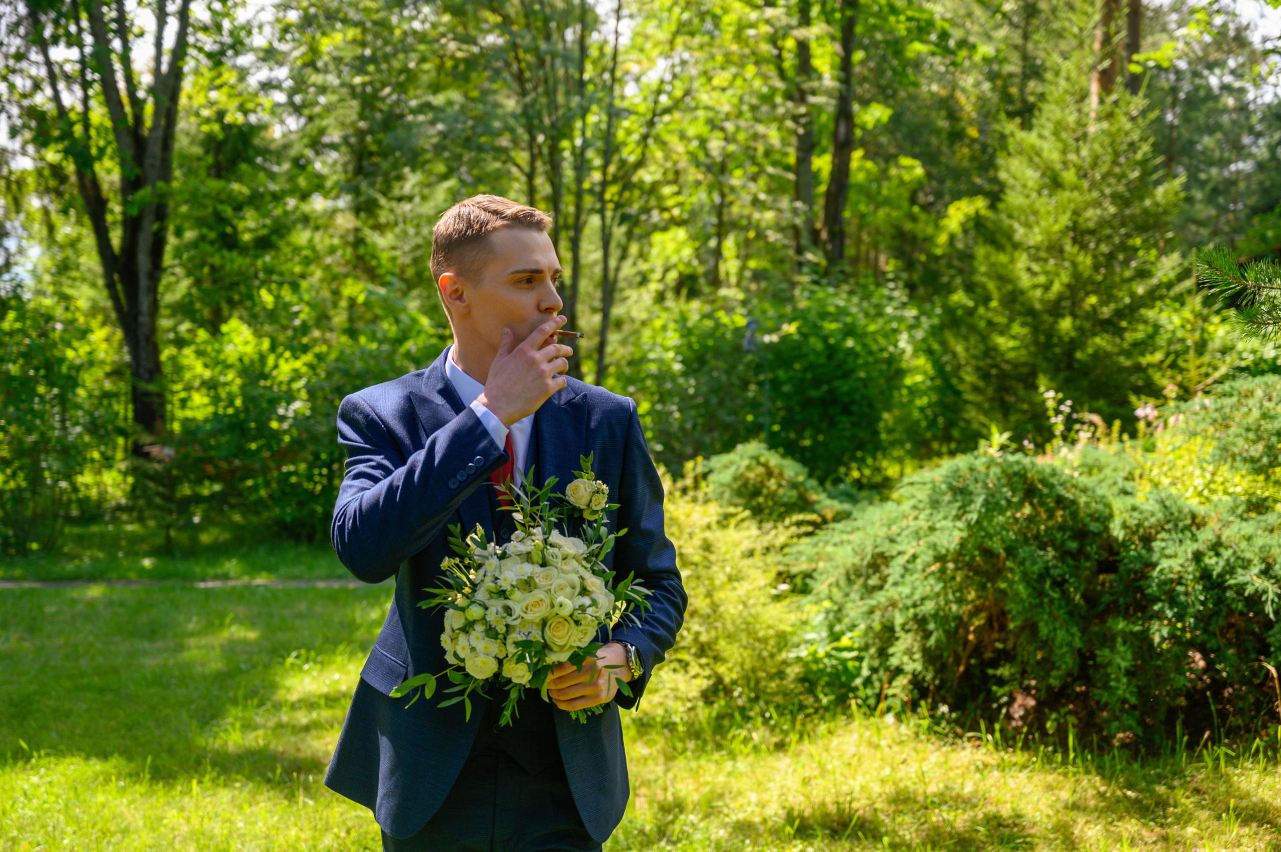 Прогулка в поле, свадьба в поле, прогулка лошади. Семейный и контент фотограф в Москве Alira