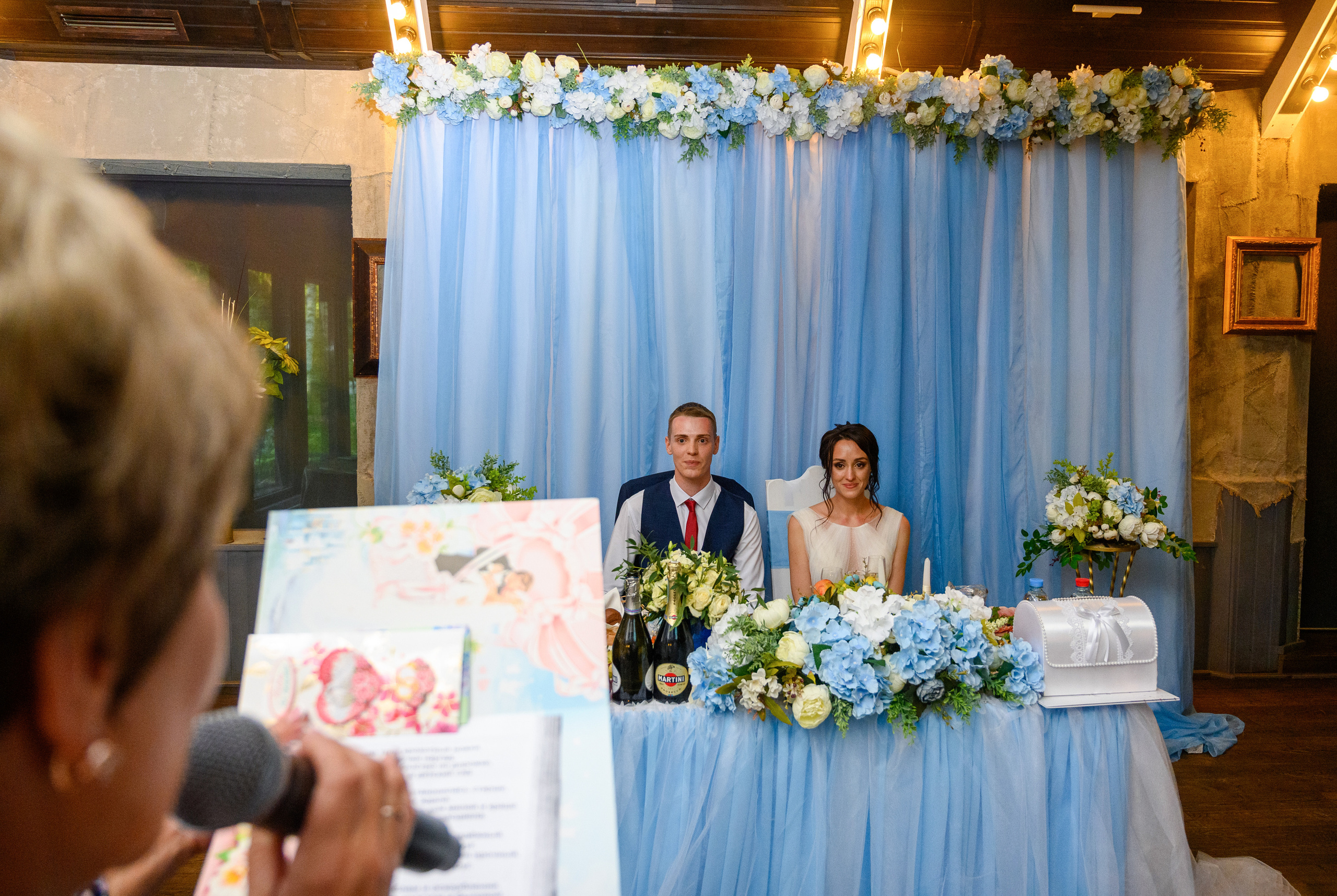 Прогулка в поле, свадьба в поле, прогулка лошади. Семейный и контент фотограф в Москве Alira