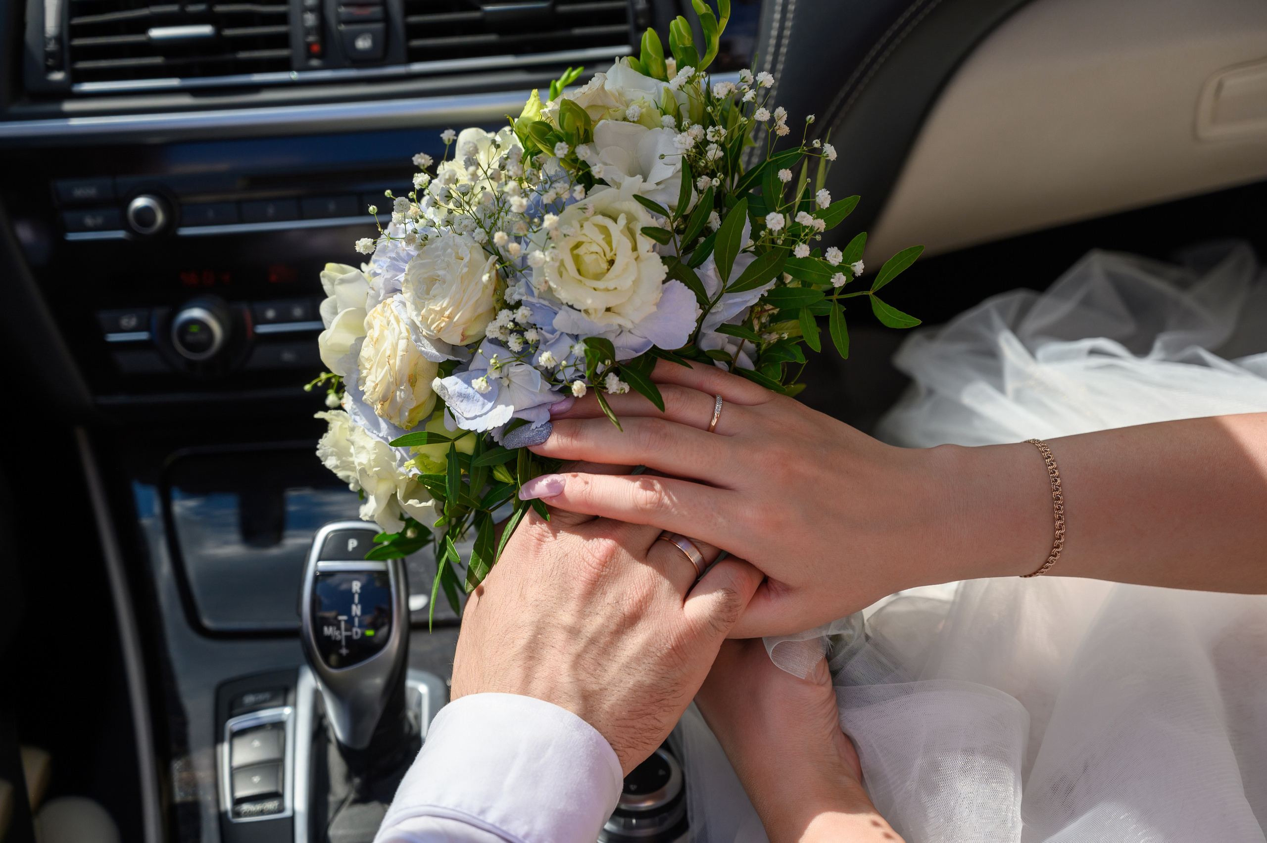 Свадьба, кабриолет В Барвихе. Семейный и контент фотограф в Москве Alira