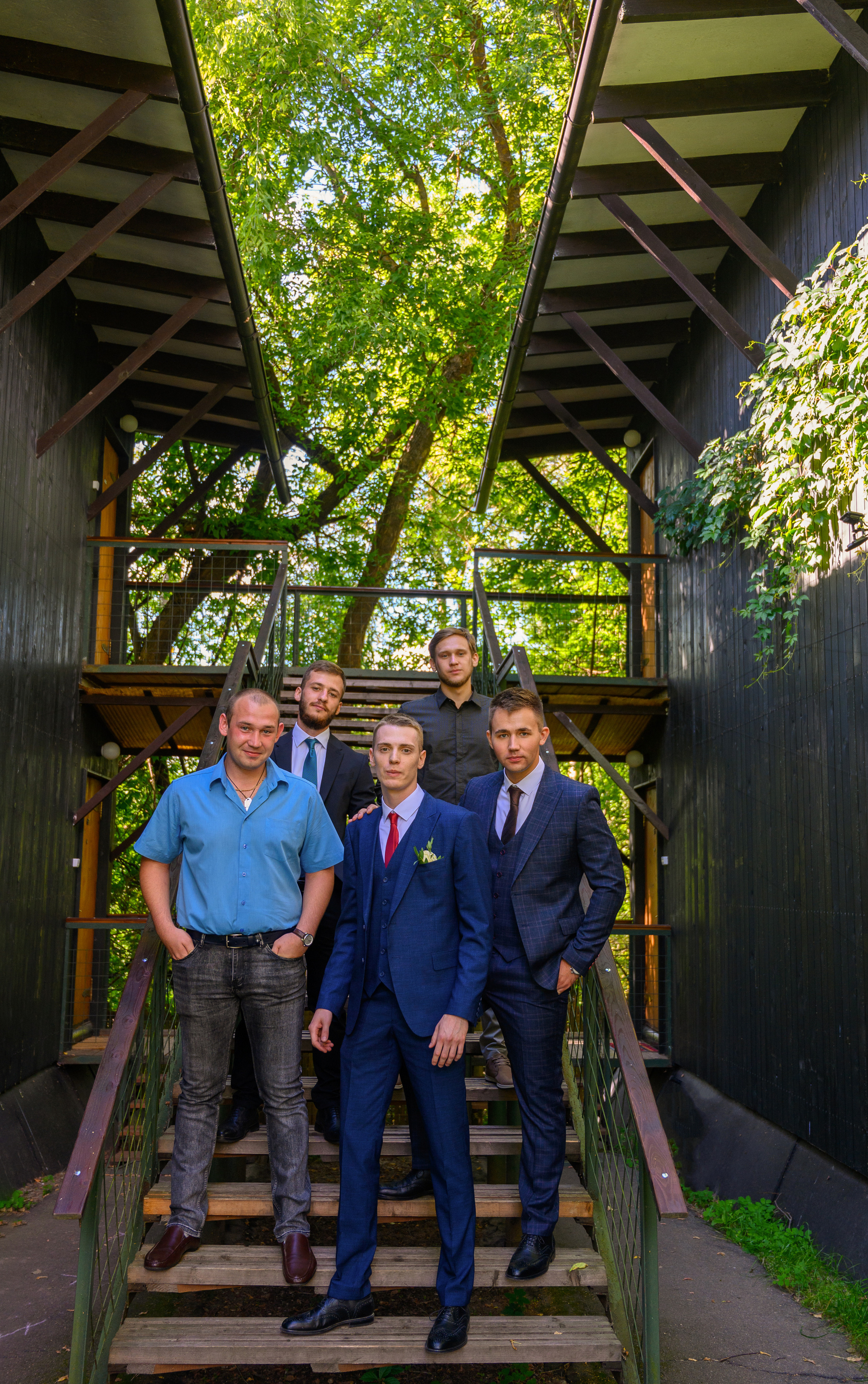 Прогулка в поле, свадьба в поле, прогулка лошади. Семейный и контент фотограф в Москве Alira