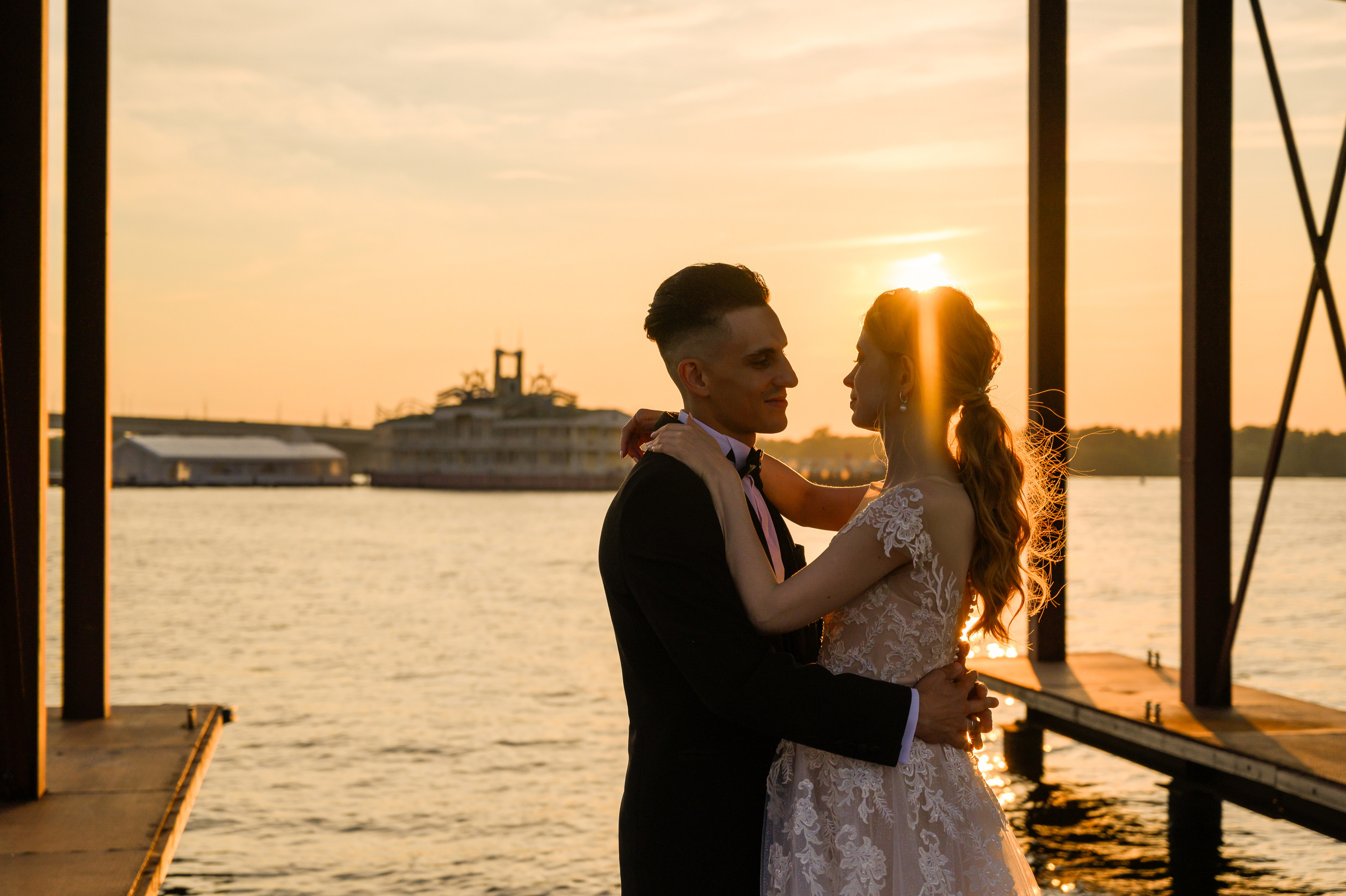 Свадьба на закате, съемка на закате. Семейный и контент фотограф в Москве Alira