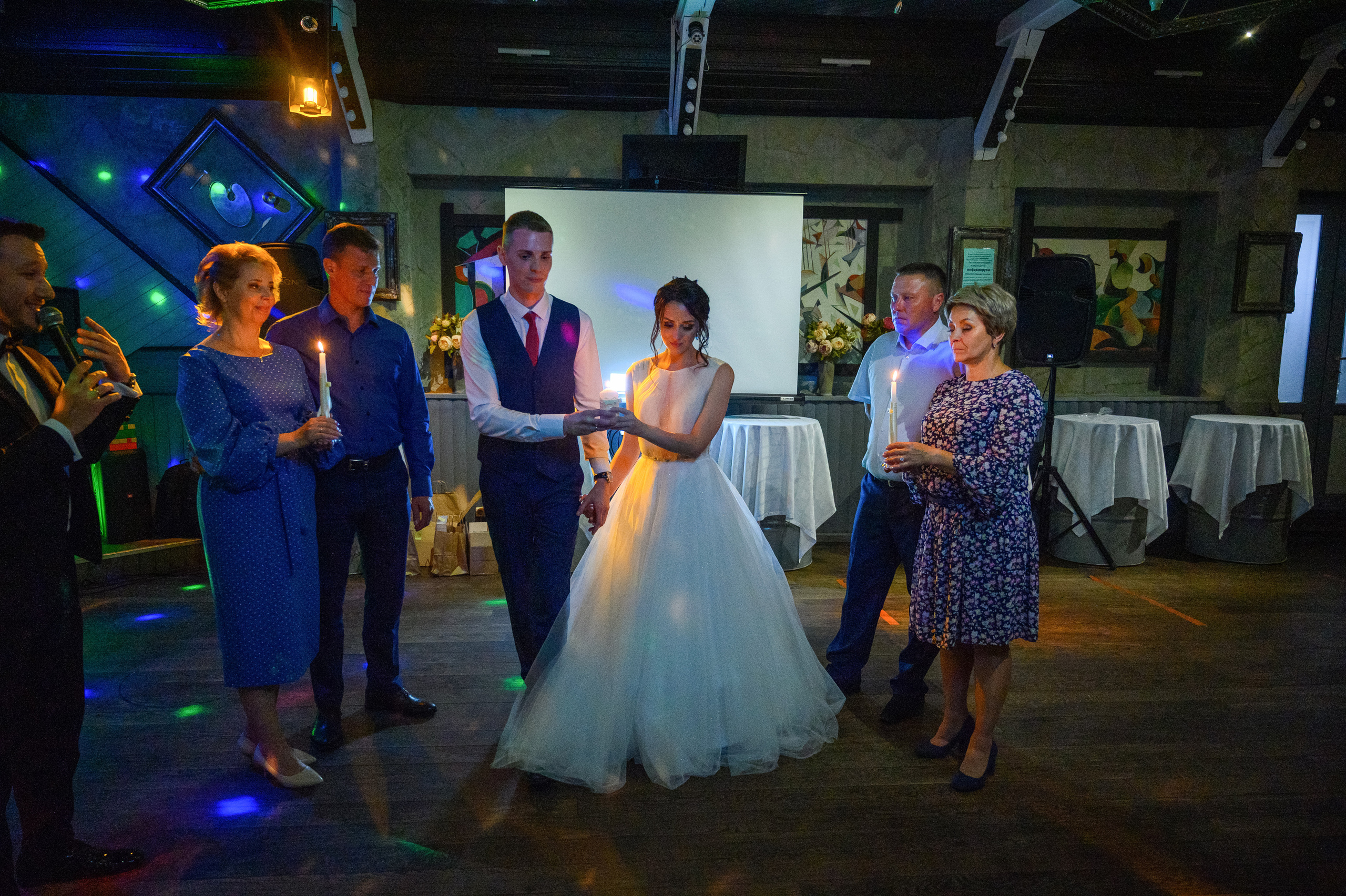 Прогулка в поле, свадьба в поле, прогулка лошади. Семейный и контент фотограф в Москве Alira